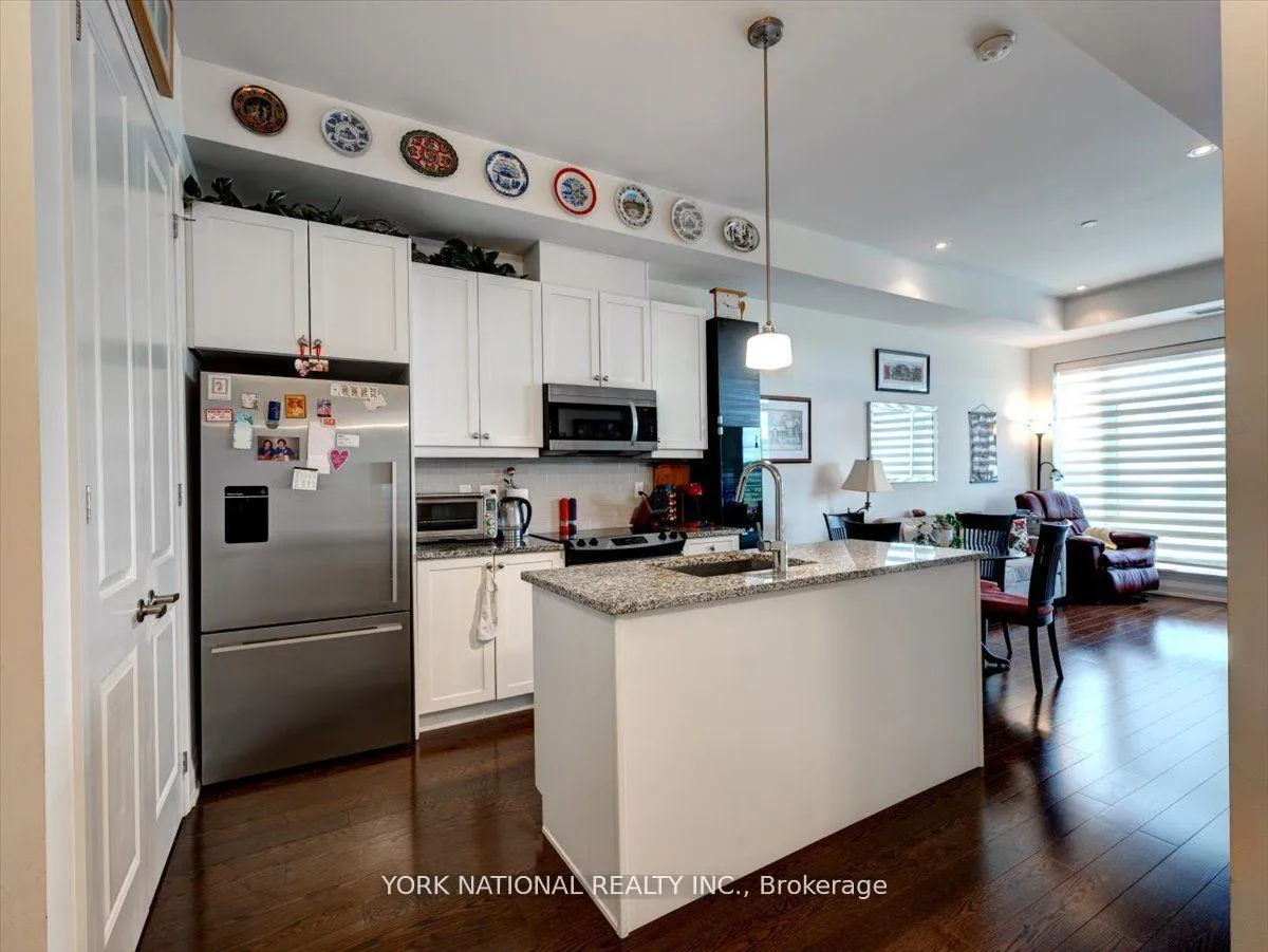 Photo 7 of Unit 406, 15277 Yonge Street, Aurora, Aurora Village — HOMEH