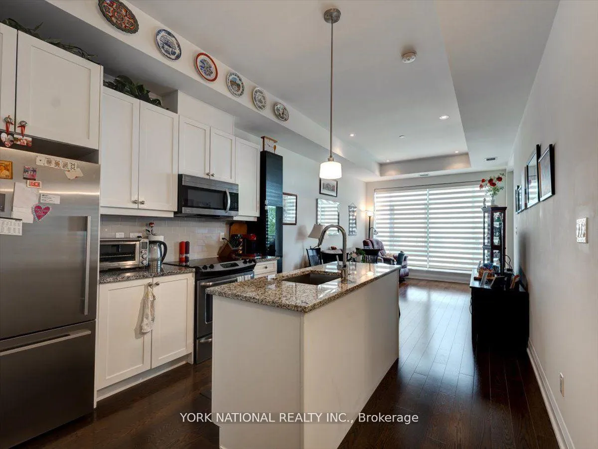 Photo 8 of Unit 406, 15277 Yonge Street, Aurora, Aurora Village — HOMEH