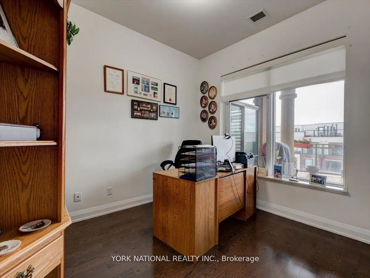 Photo 15 of Unit 406, 15277 Yonge Street, Aurora, Aurora Village — HOMEH