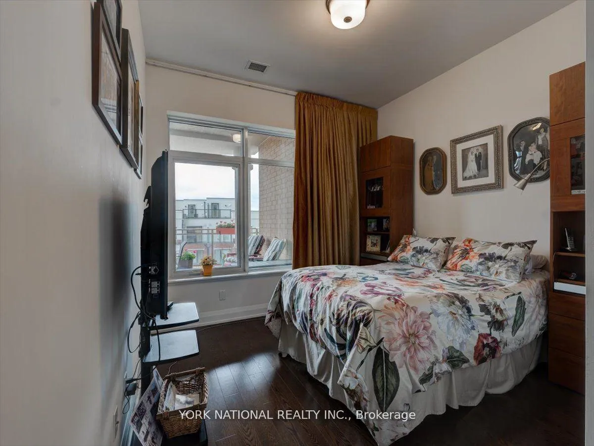 Photo 17 of Unit 406, 15277 Yonge Street, Aurora, Aurora Village — HOMEH