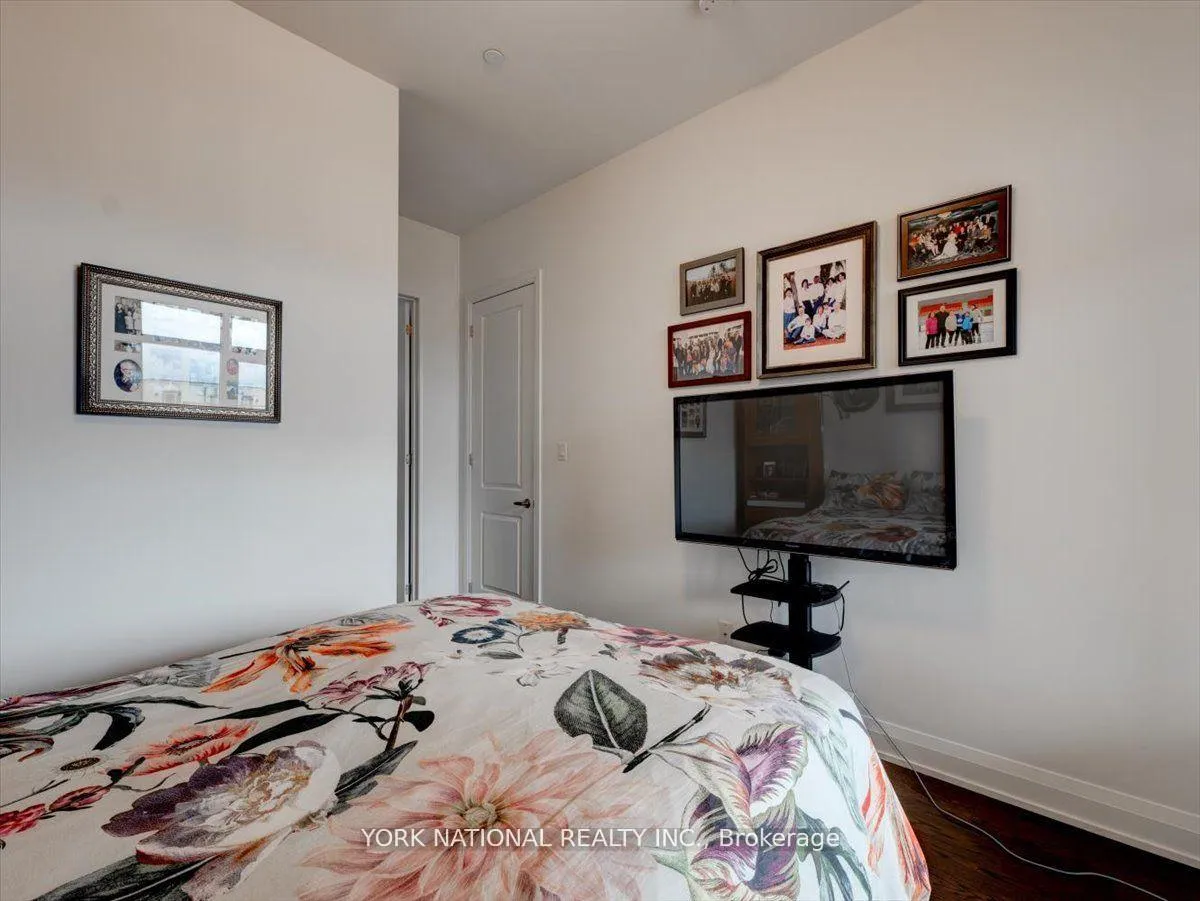 Photo 19 of Unit 406, 15277 Yonge Street, Aurora, Aurora Village — HOMEH