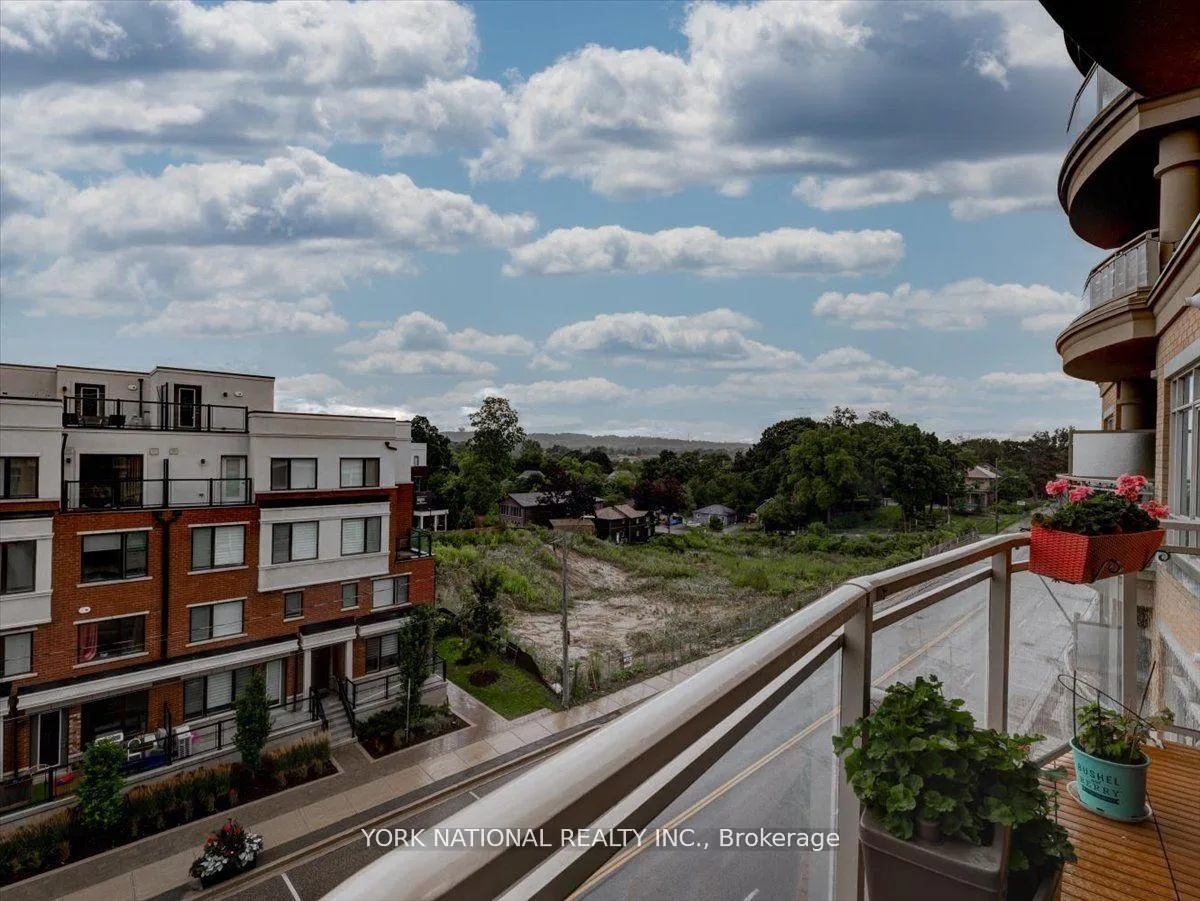 Photo 26 of Unit 406, 15277 Yonge Street, Aurora, Aurora Village — HOMEH
