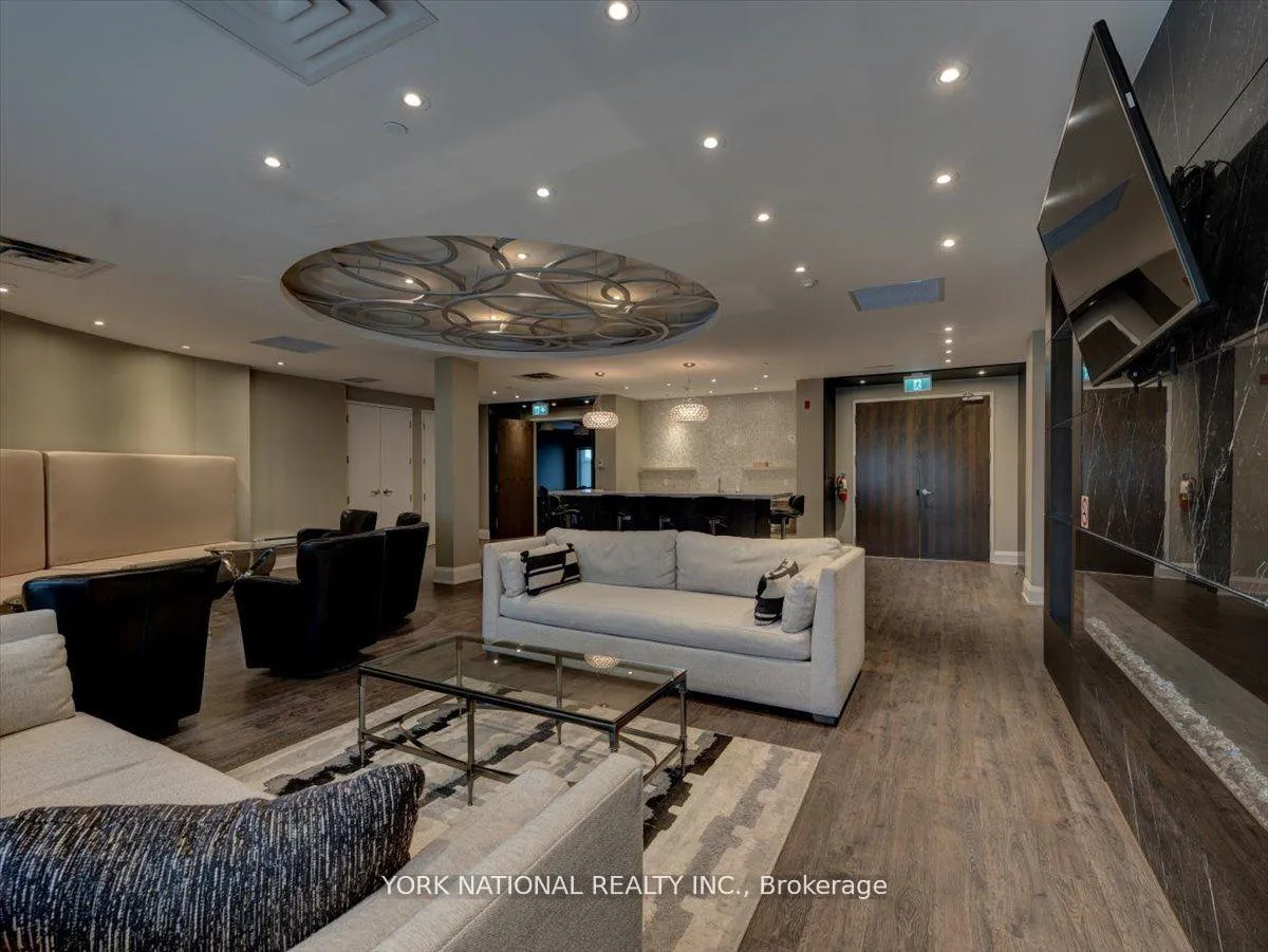 Photo 27 of Unit 406, 15277 Yonge Street, Aurora, Aurora Village — HOMEH