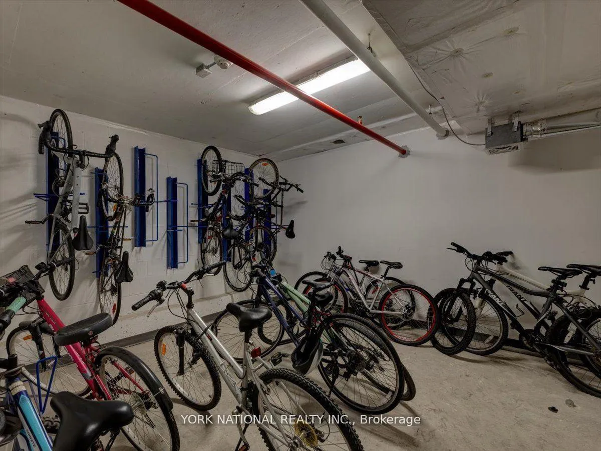 Photo 32 of Unit 406, 15277 Yonge Street, Aurora, Aurora Village — HOMEH