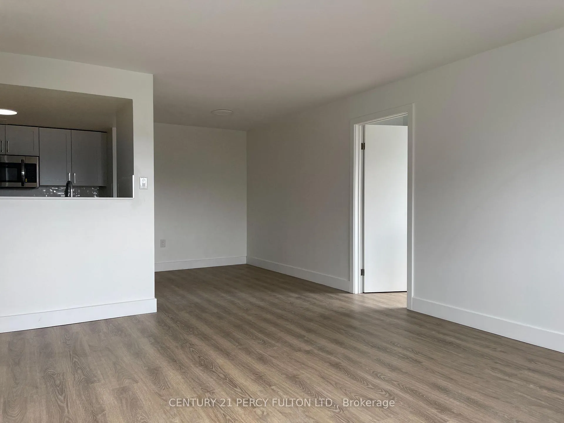 Photo 4 of Unit 201, 19 Regency Crescent, Whitby, Downtown Whitby — HOMEH
