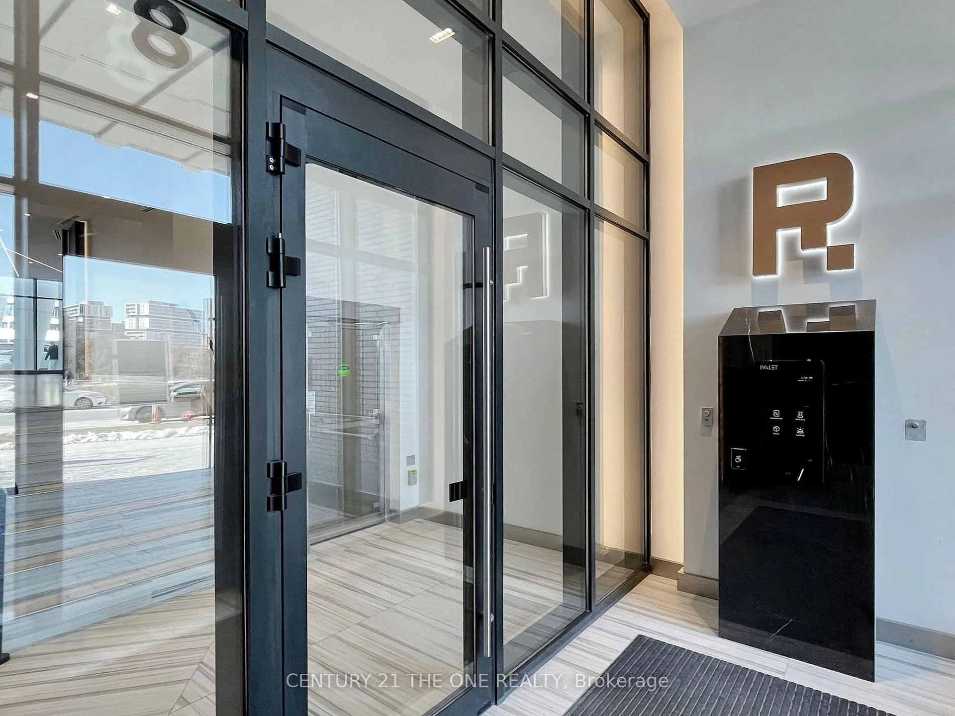 Photo 5 of Unit 805, 18 Water Walk Drive, Markham, Unionville — HOMEH