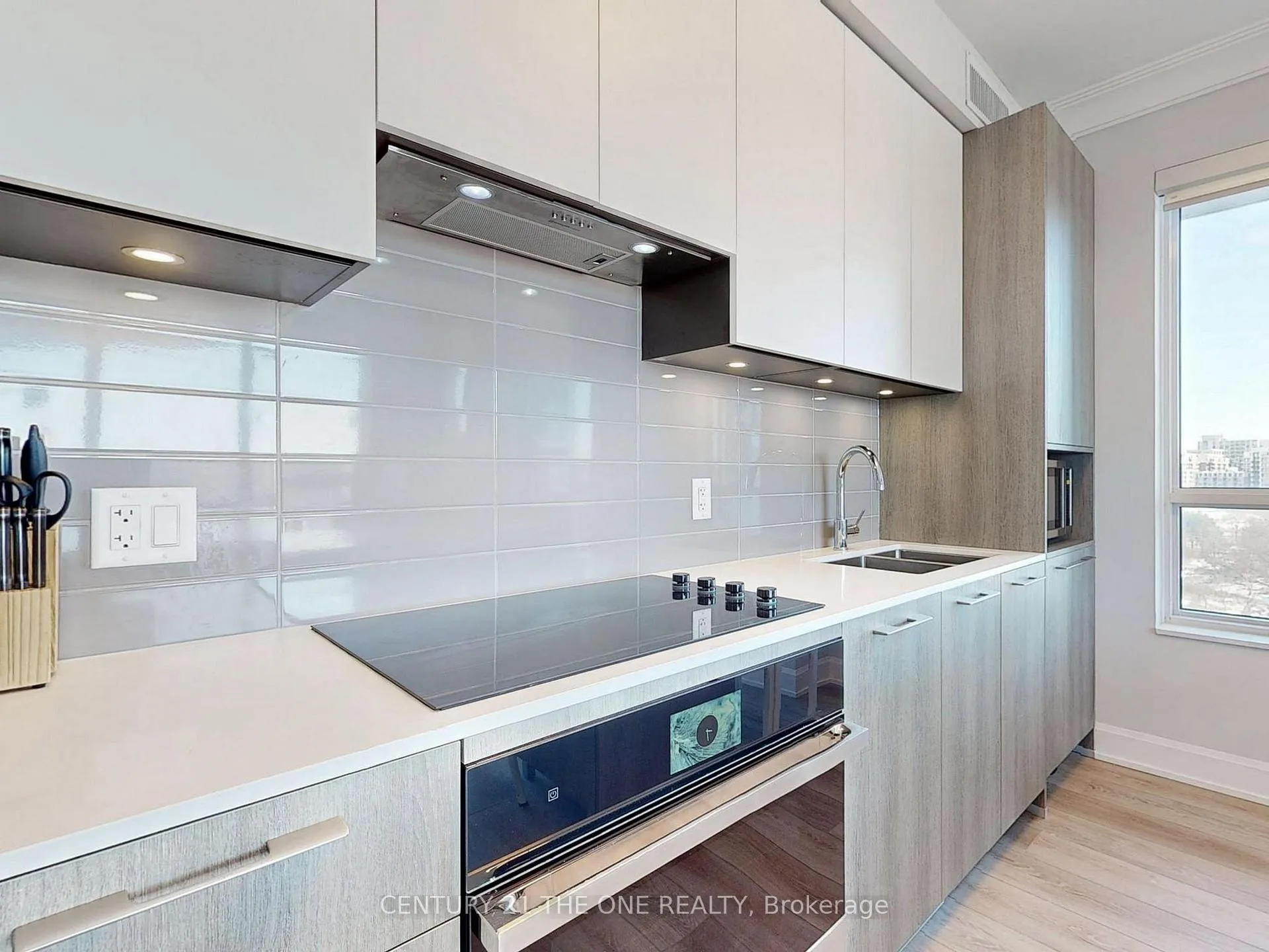 Photo 12 of Unit 805, 18 Water Walk Drive, Markham, Unionville — HOMEH