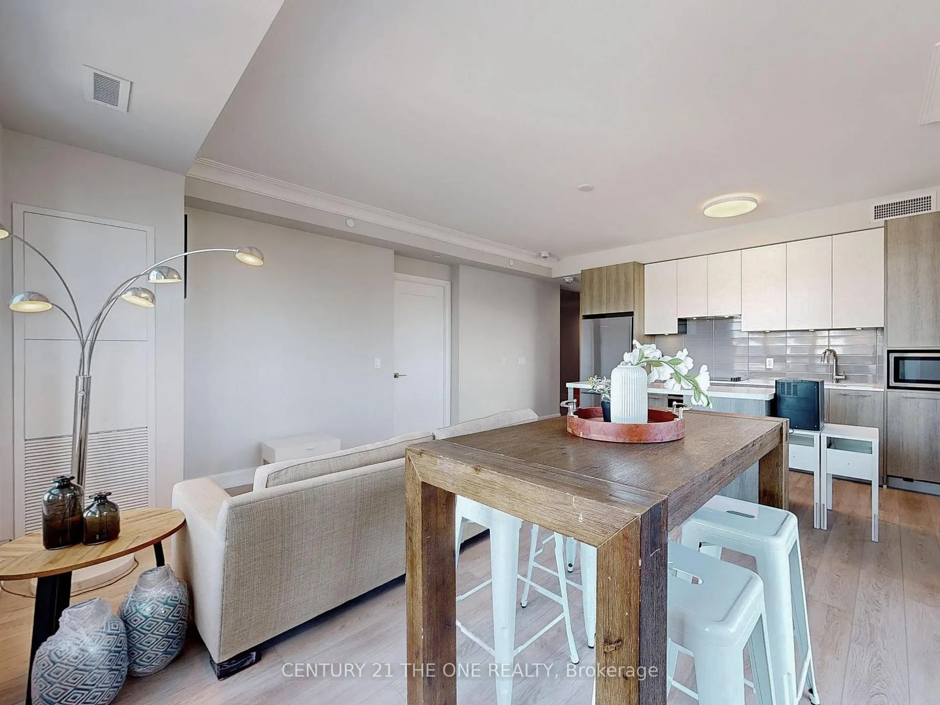Photo 14 of Unit 805, 18 Water Walk Drive, Markham, Unionville — HOMEH