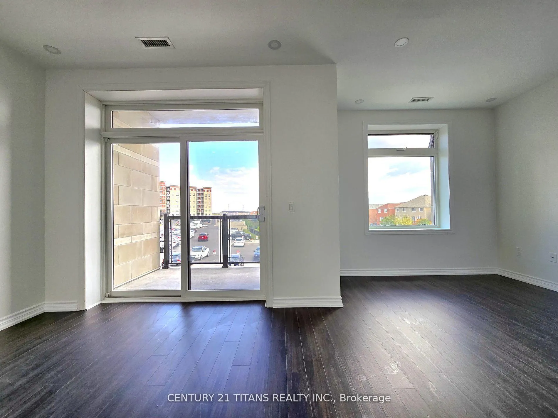 Photo 5 of Unit 220, 7325 Markham Road, Markham, Cedarwood — HOMEH