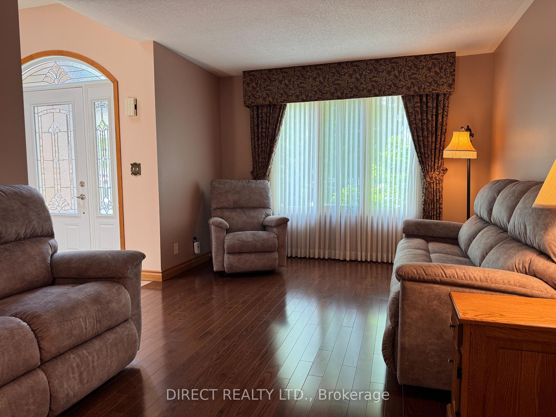 Photo 13 of 25 Dungannon Drive, Belleville, Belleville Ward — HOMEH