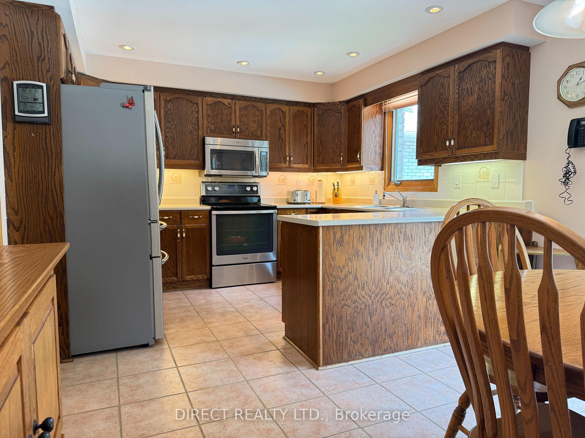 Photo 17 of 25 Dungannon Drive, Belleville, Belleville Ward — HOMEH