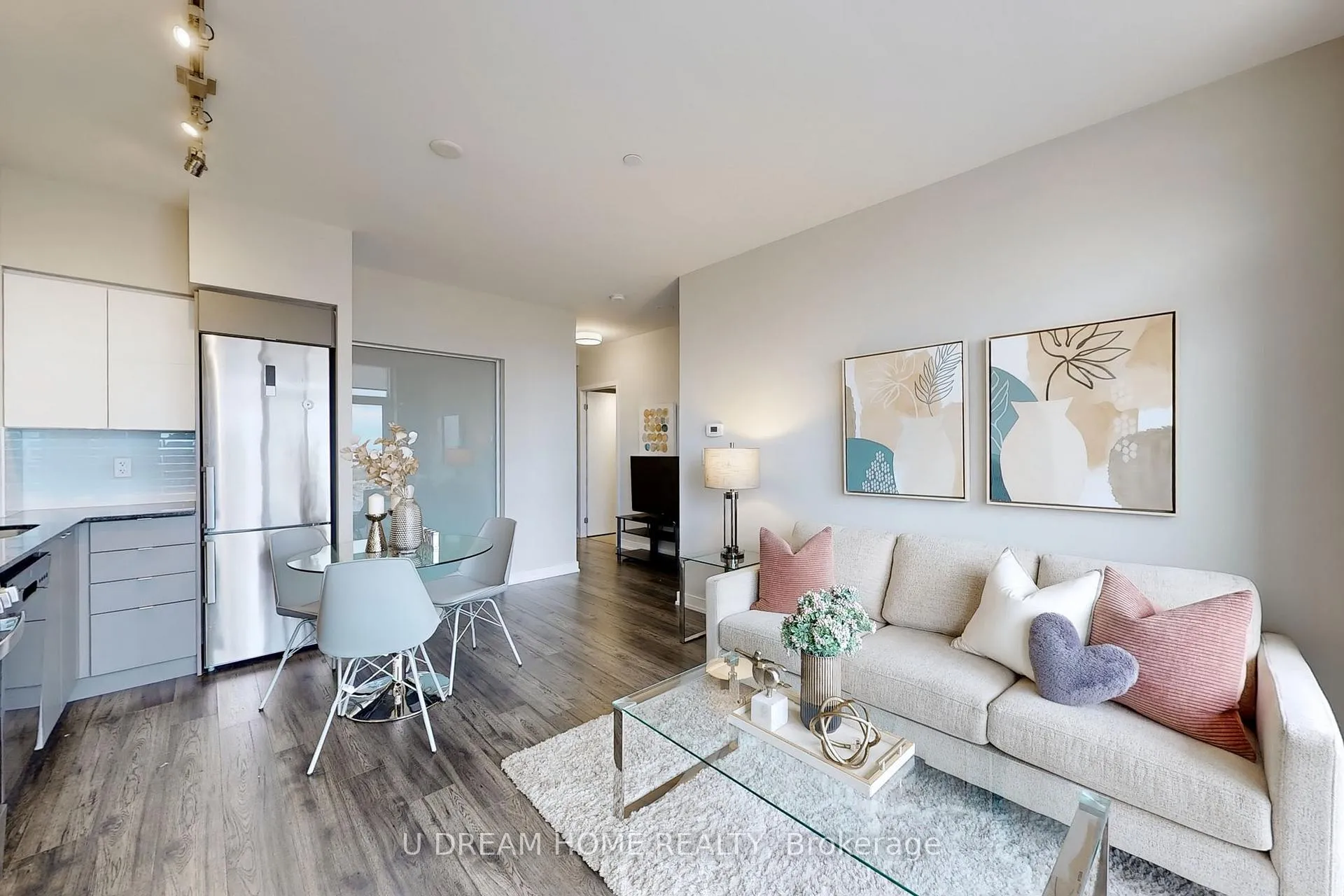 Photo 5 of Unit 1506, 120 Varna Drive, Toronto, Englemount-Lawrence — HOMEH
