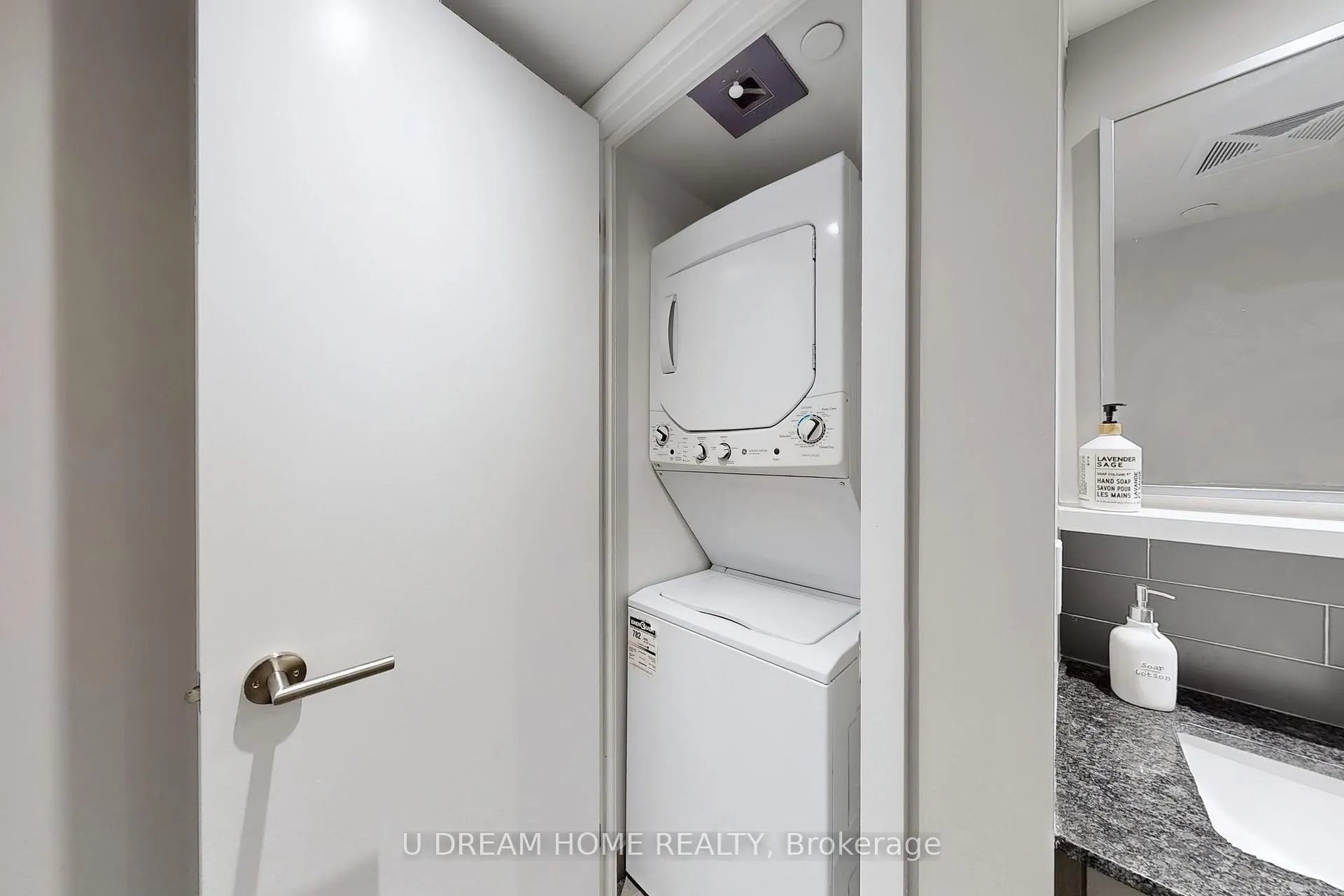 Photo 16 of Unit 1506, 120 Varna Drive, Toronto, Englemount-Lawrence — HOMEH