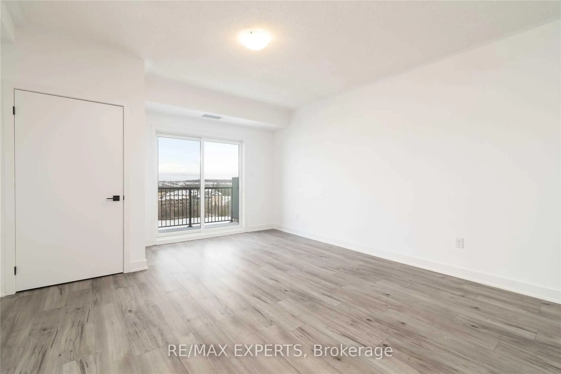 Photo 5 of Unit 604, 4 Spice Way, Barrie, Rural Barrie Southeast — HOMEH