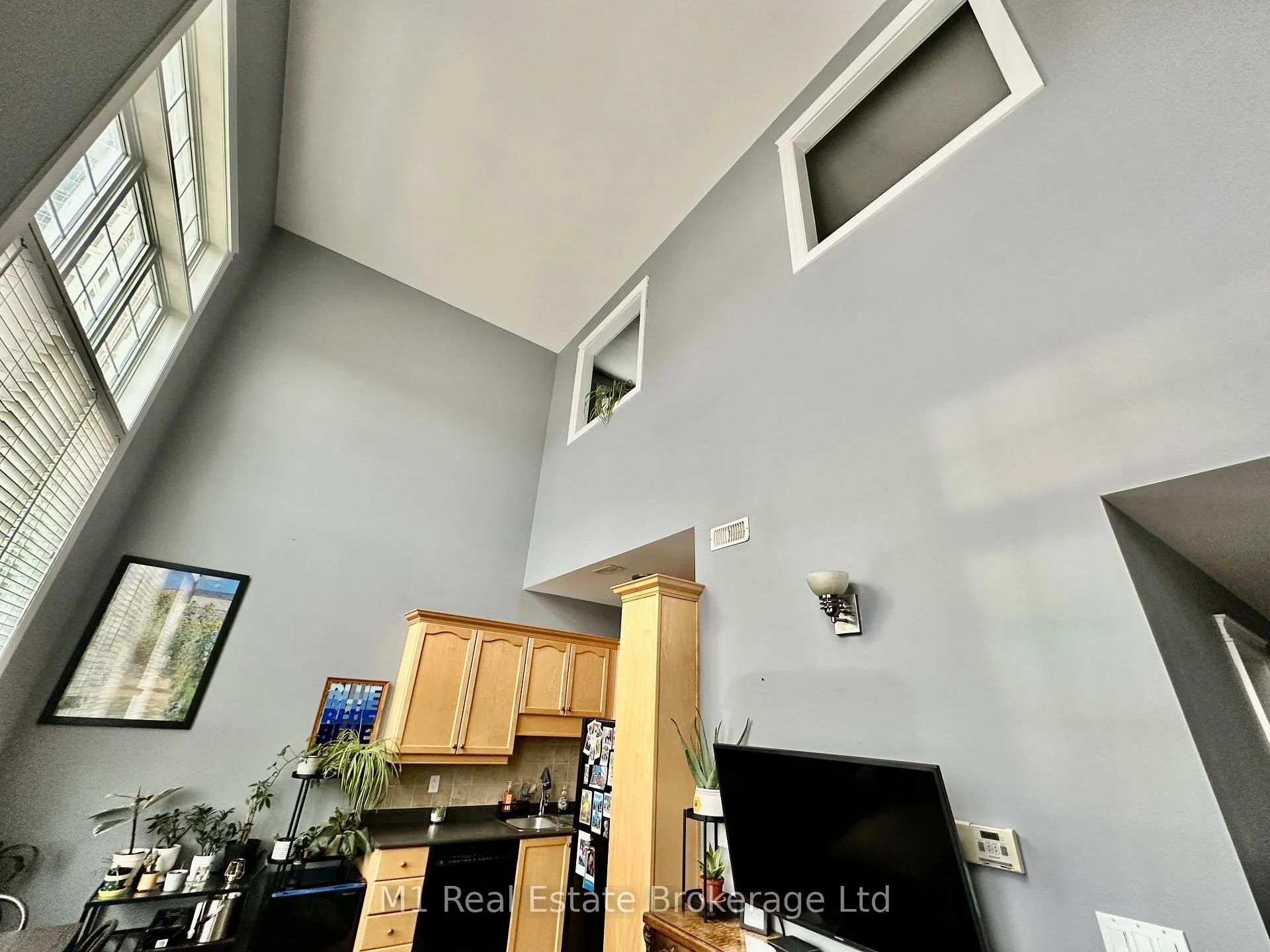 Photo 7 of Unit 309, 555 King Street E, Kitchener — HOMEH
