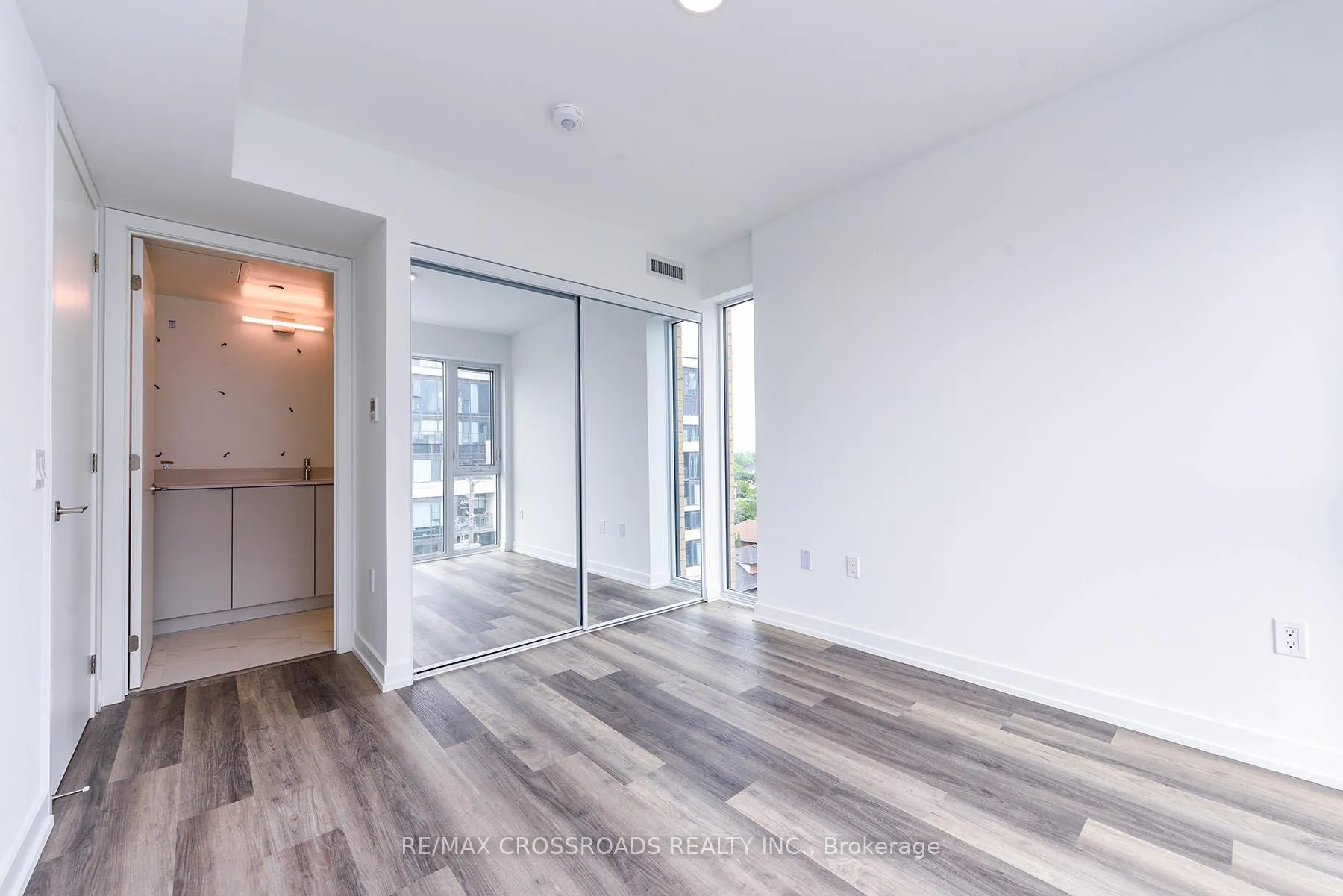 Photo 12 of Unit 601, 6 Chartwell Road, Etobicoke, Stonegate-Queensway — HOMEH
