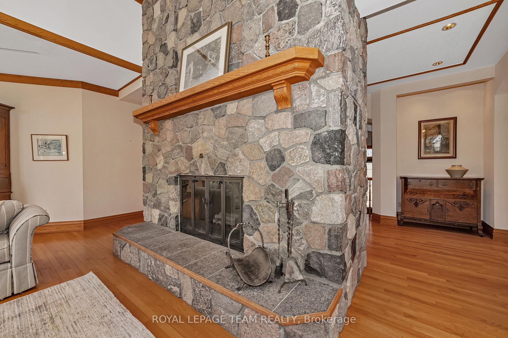 Photo 10 of 297 John Aselford Driveway Drive, Ottawa, Huntley Ward (North East) — HOMEH