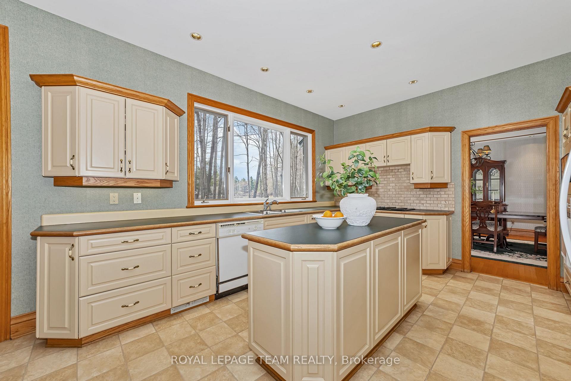 Photo 12 of 297 John Aselford Driveway Drive, Ottawa, Huntley Ward (North East) — HOMEH