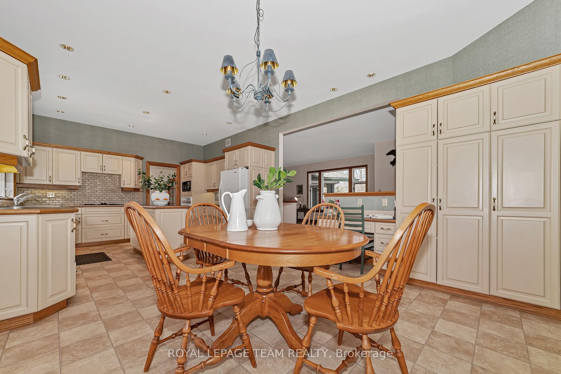 Photo 13 of 297 John Aselford Driveway Drive, Ottawa, Huntley Ward (North East) — HOMEH