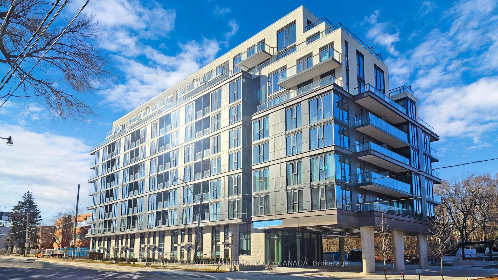Front of Unit 624, 250 Lawrence Avenue W