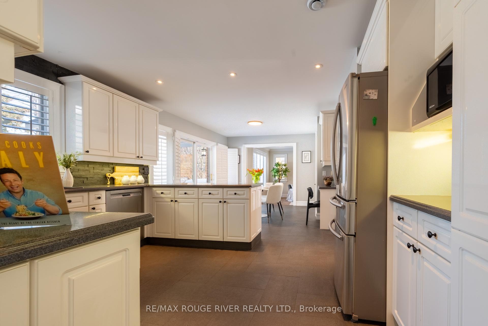 Photo 15 of 56 East House Crescent, Cobourg — HOMEH