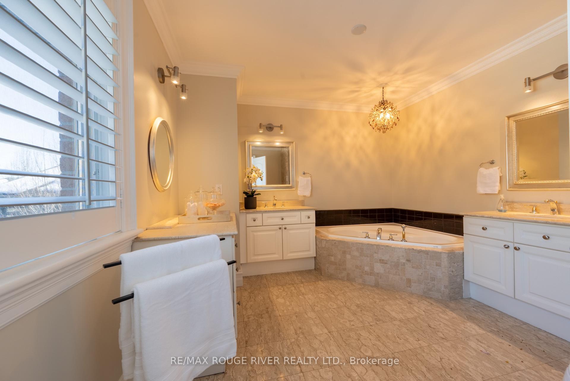 Photo 31 of 56 East House Crescent, Cobourg — HOMEH