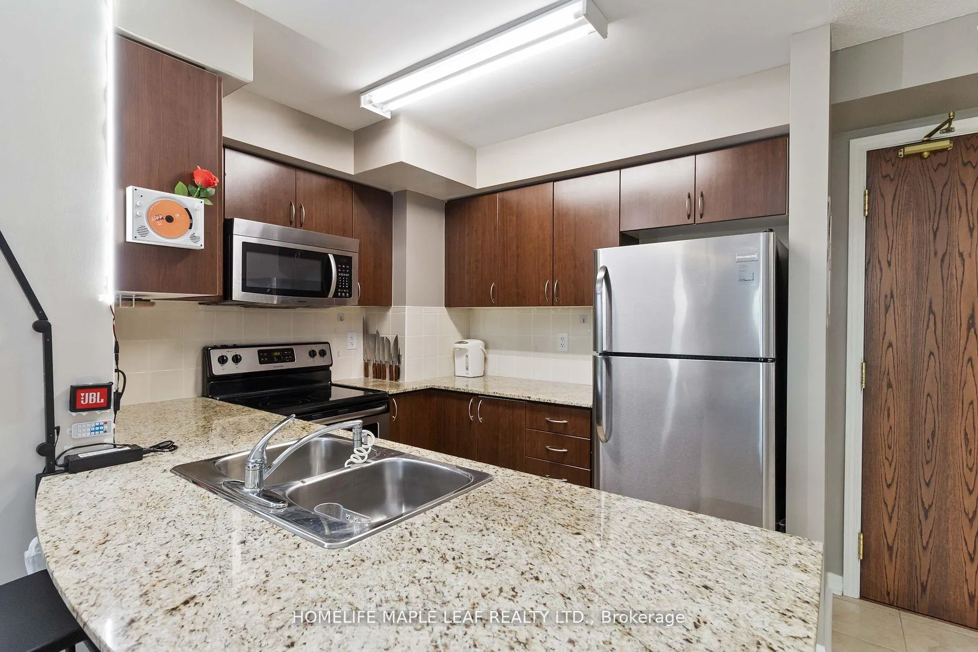 Photo 4 of Unit 206, 65 Via Rosedale Way, Brampton, Sandringham-Wellington — HOMEH