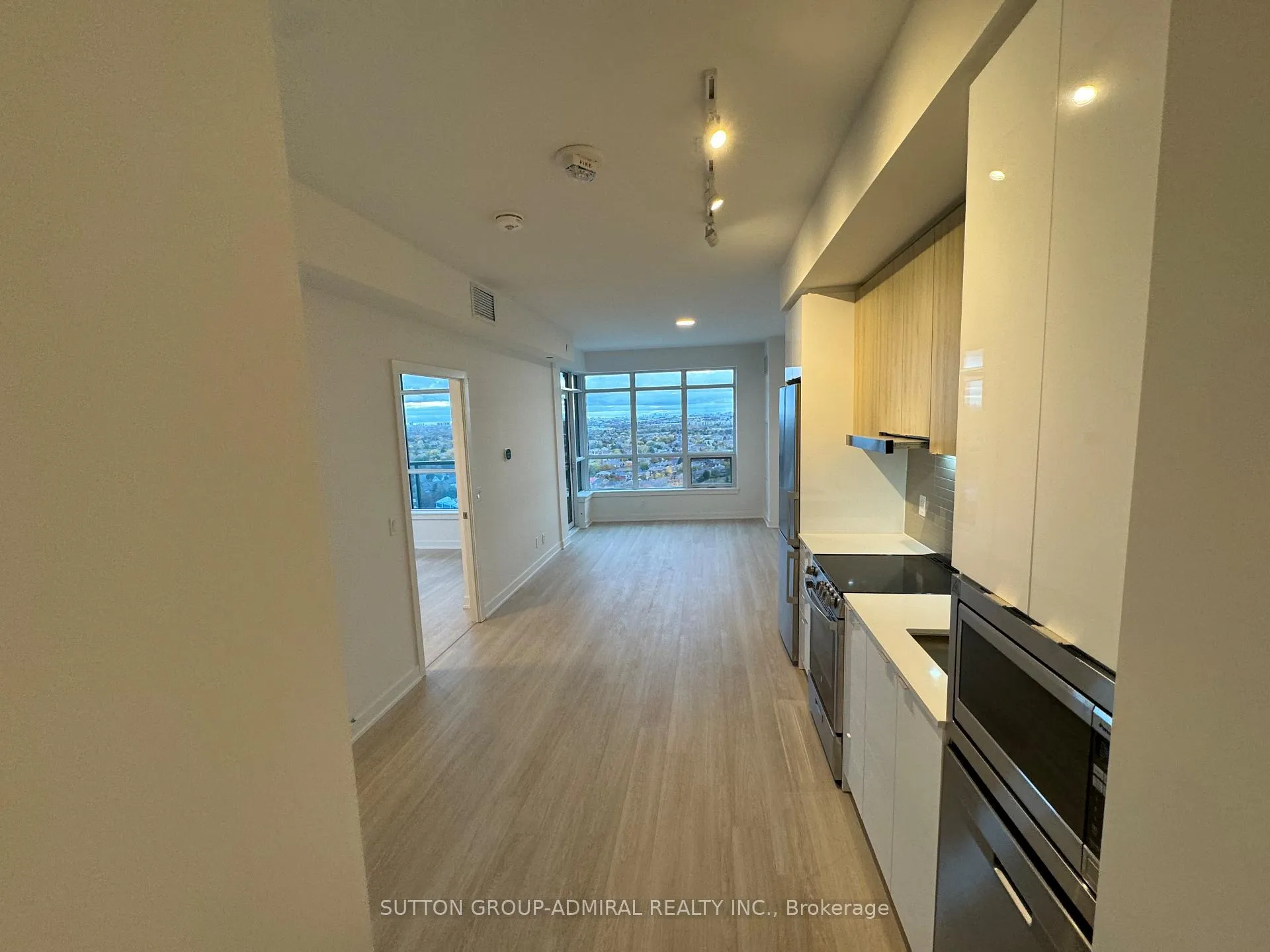 Photo 5 of Unit 1802, 30 Upper Mall Way, Vaughan, Brownridge — HOMEH