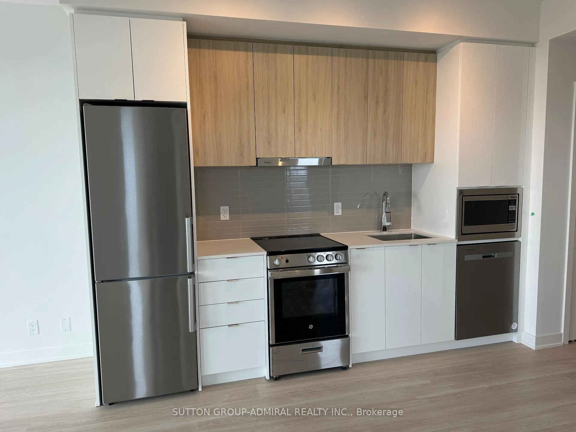 Photo 6 of Unit 1802, 30 Upper Mall Way, Vaughan, Brownridge — HOMEH