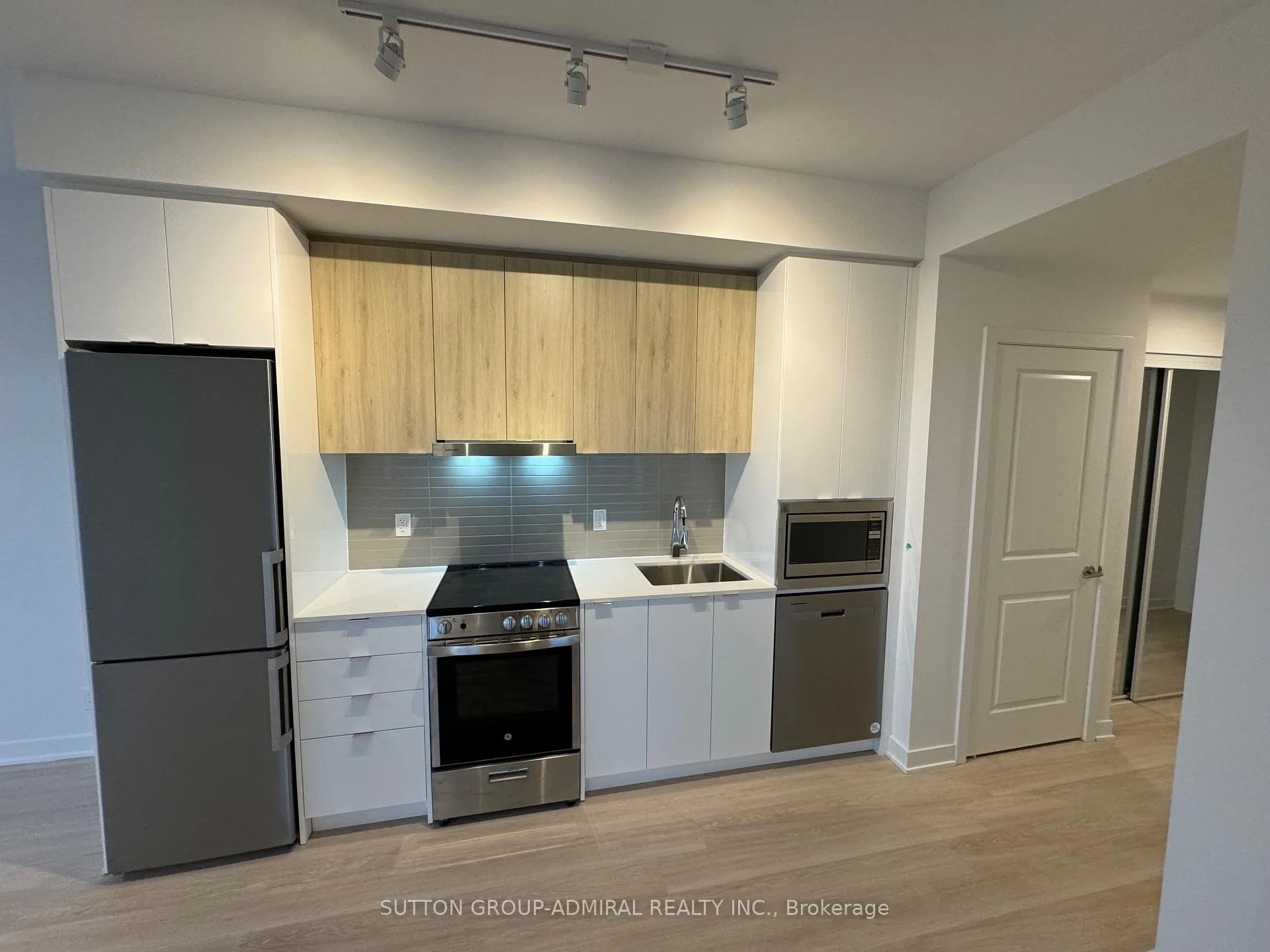 Photo 7 of Unit 1802, 30 Upper Mall Way, Vaughan, Brownridge — HOMEH