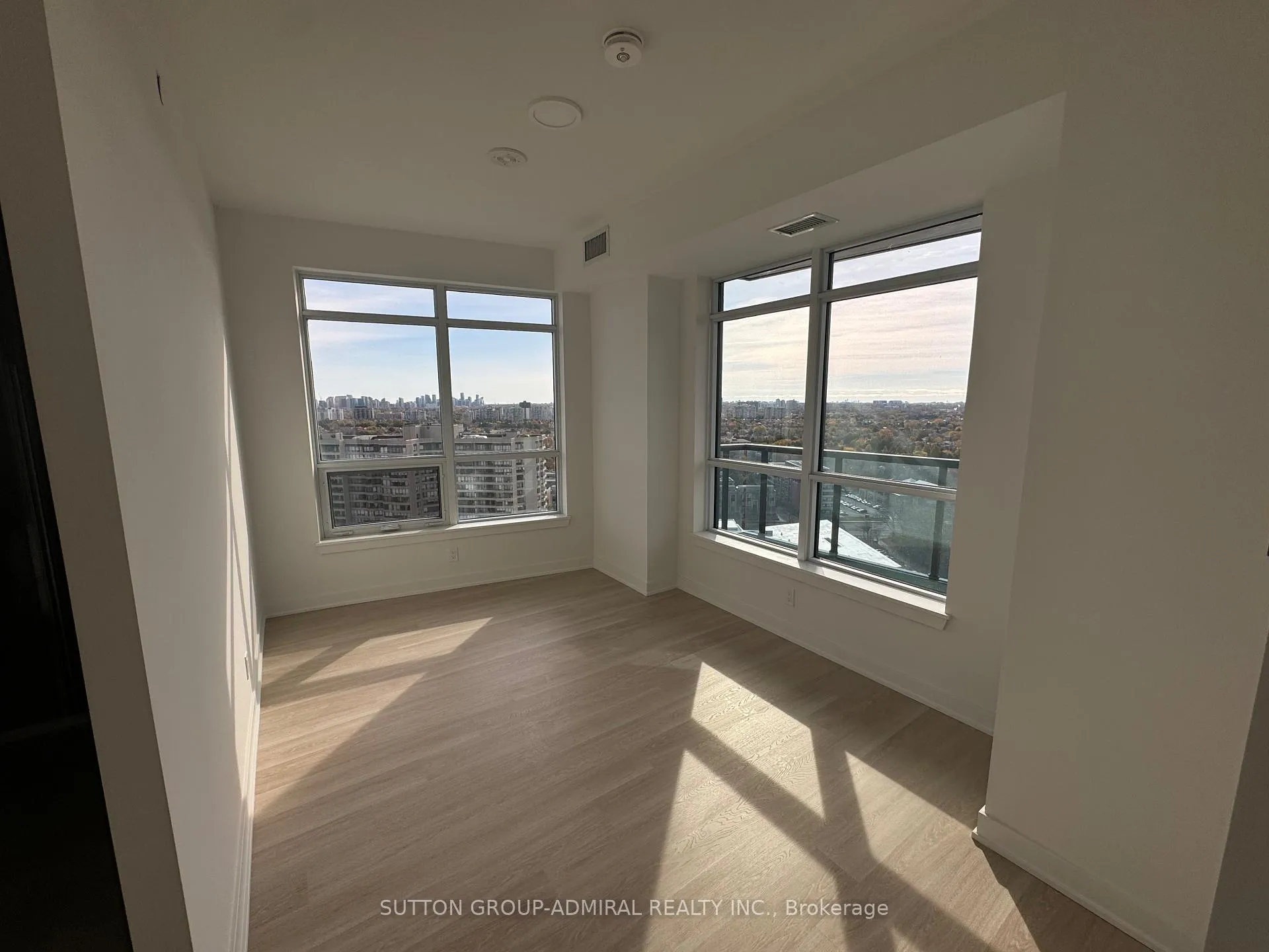 Photo 12 of Unit 1802, 30 Upper Mall Way, Vaughan, Brownridge — HOMEH