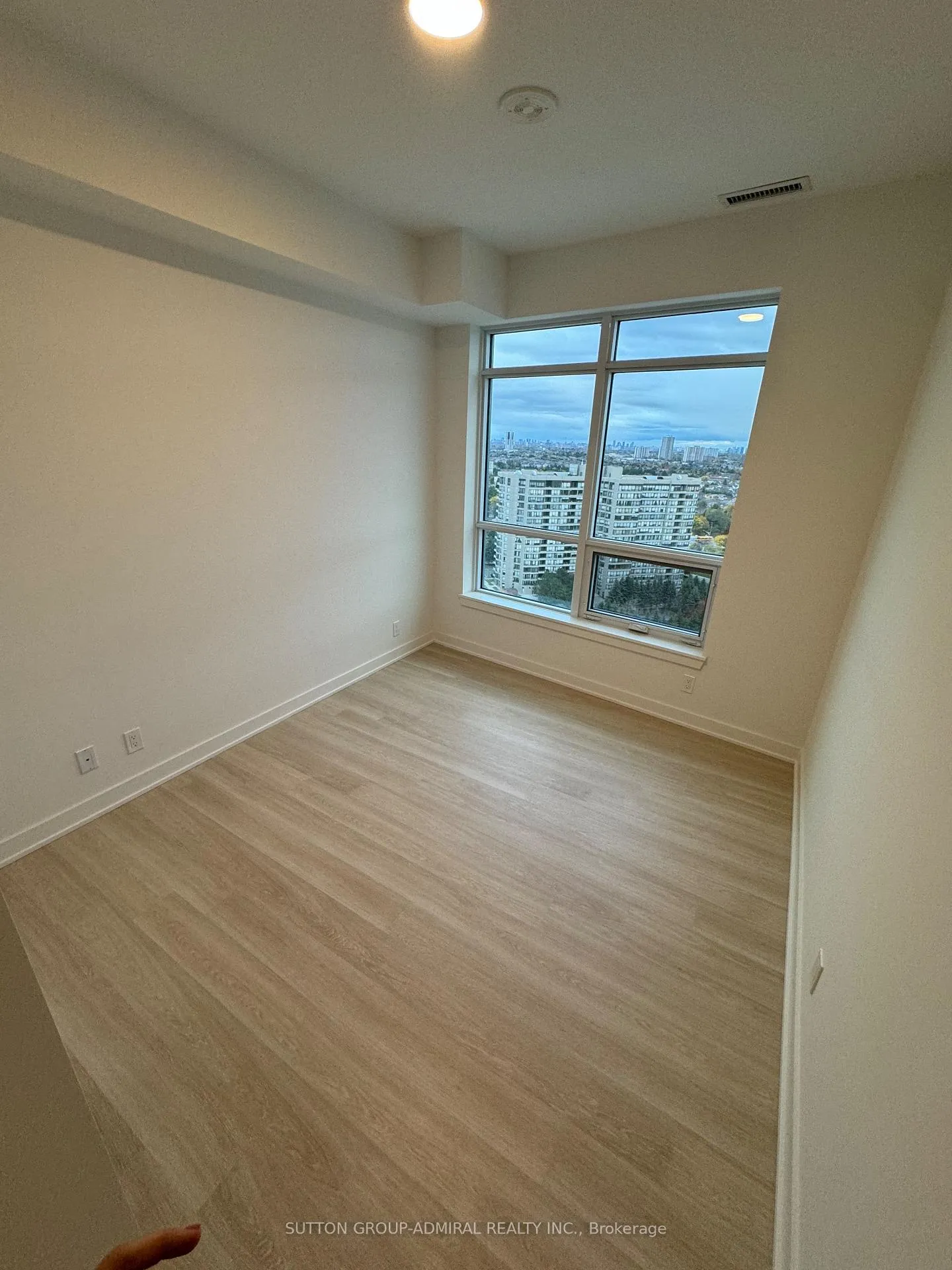Photo 15 of Unit 1802, 30 Upper Mall Way, Vaughan, Brownridge — HOMEH