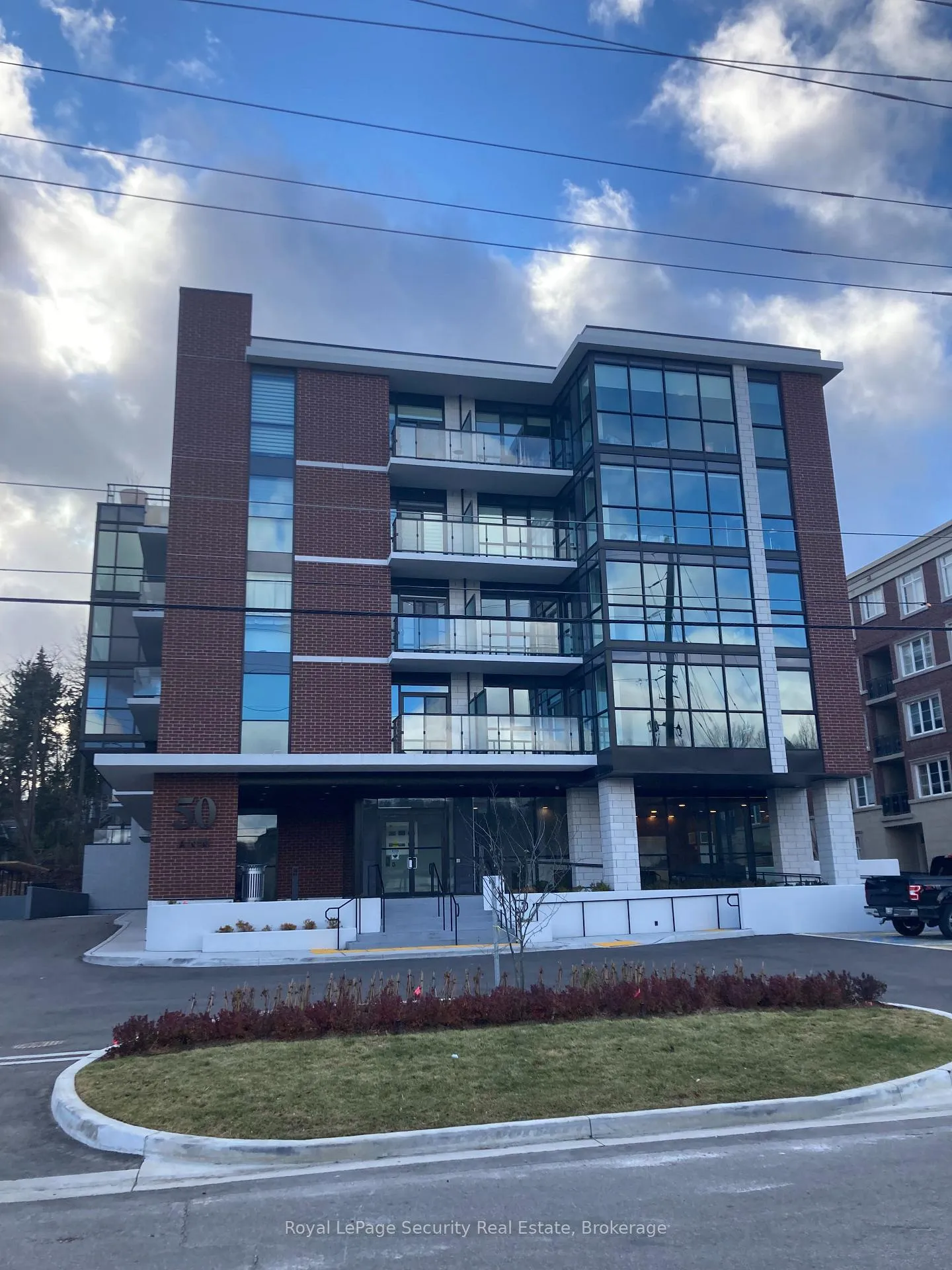 Photo 2 of Unit 210, 50 Ann Street, Caledon, Bolton West — HOMEH