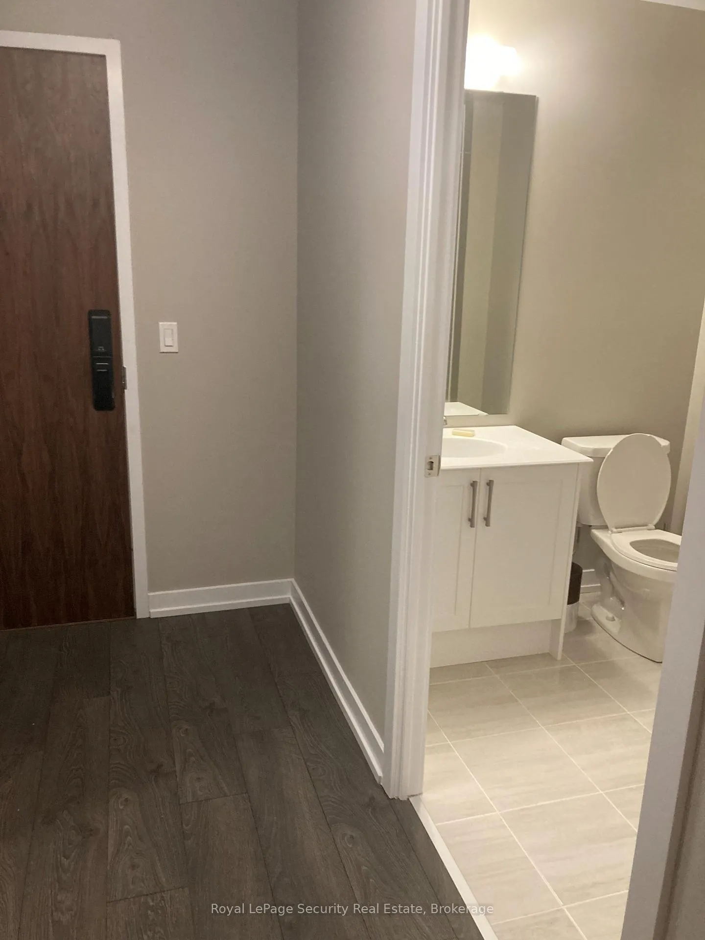 Photo 10 of Unit 210, 50 Ann Street, Caledon, Bolton West — HOMEH