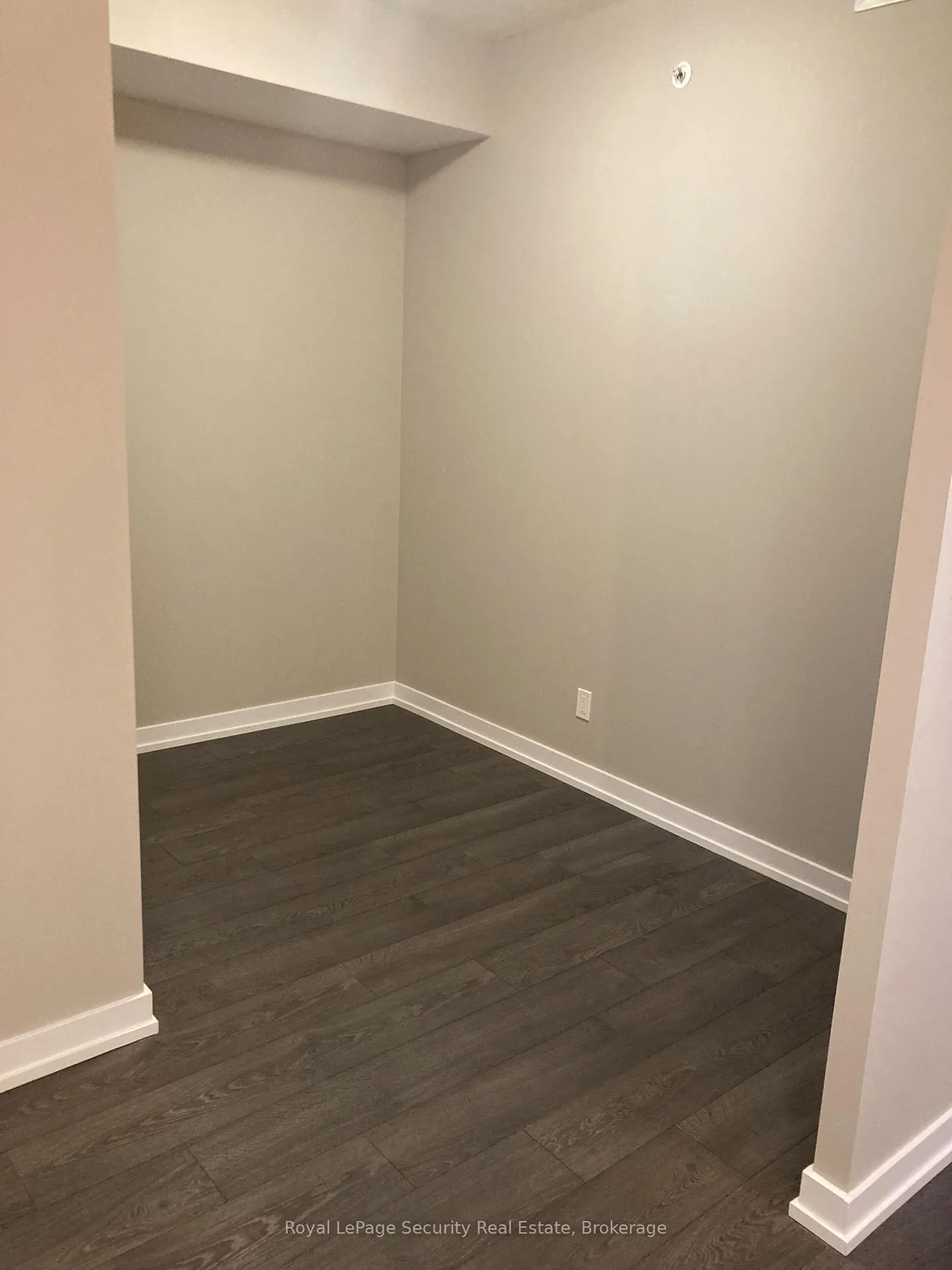 Photo 16 of Unit 210, 50 Ann Street, Caledon, Bolton West — HOMEH