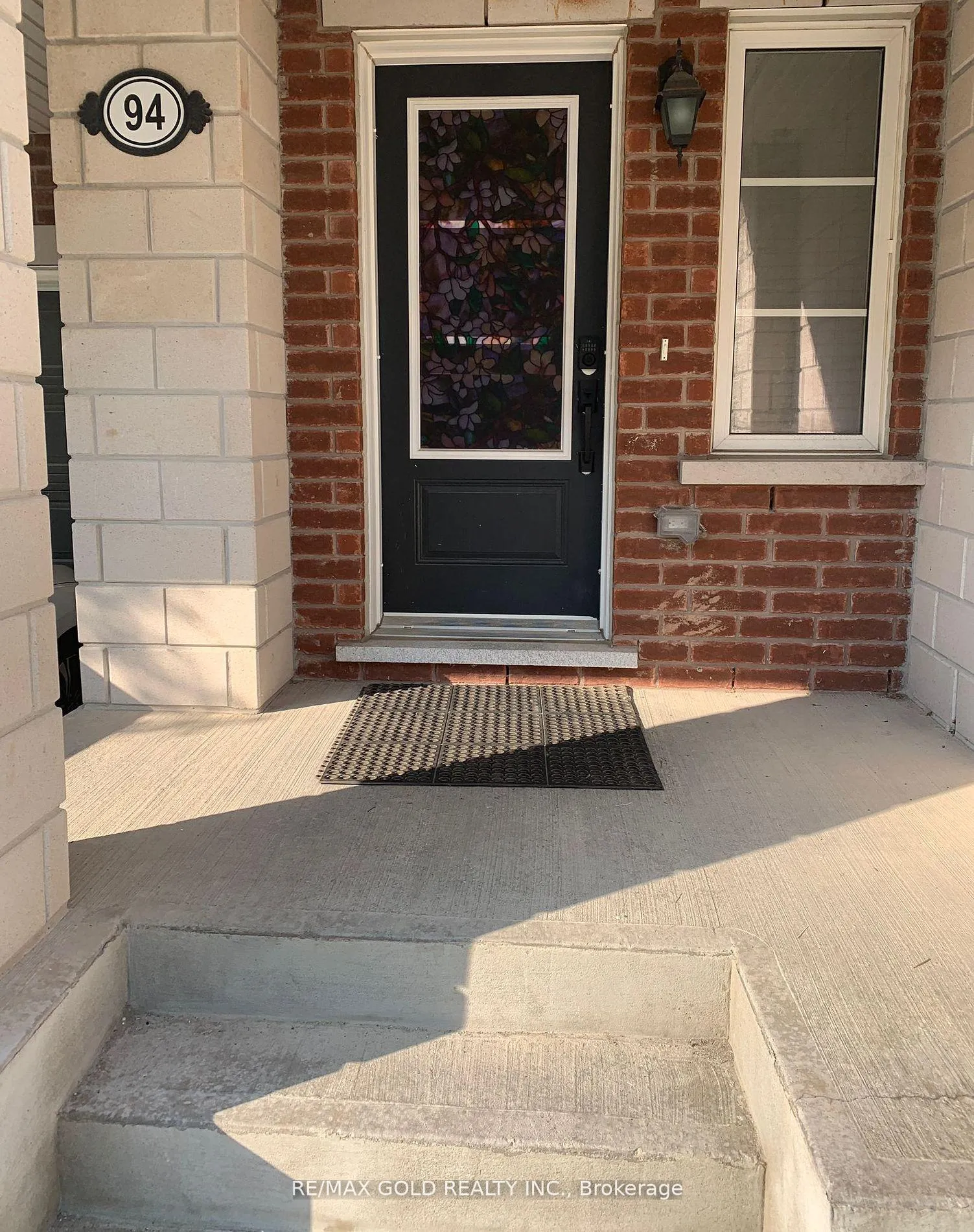 Photo 2 of 94 Baycliffe Crescent, Brampton, Northwest Brampton — HOMEH