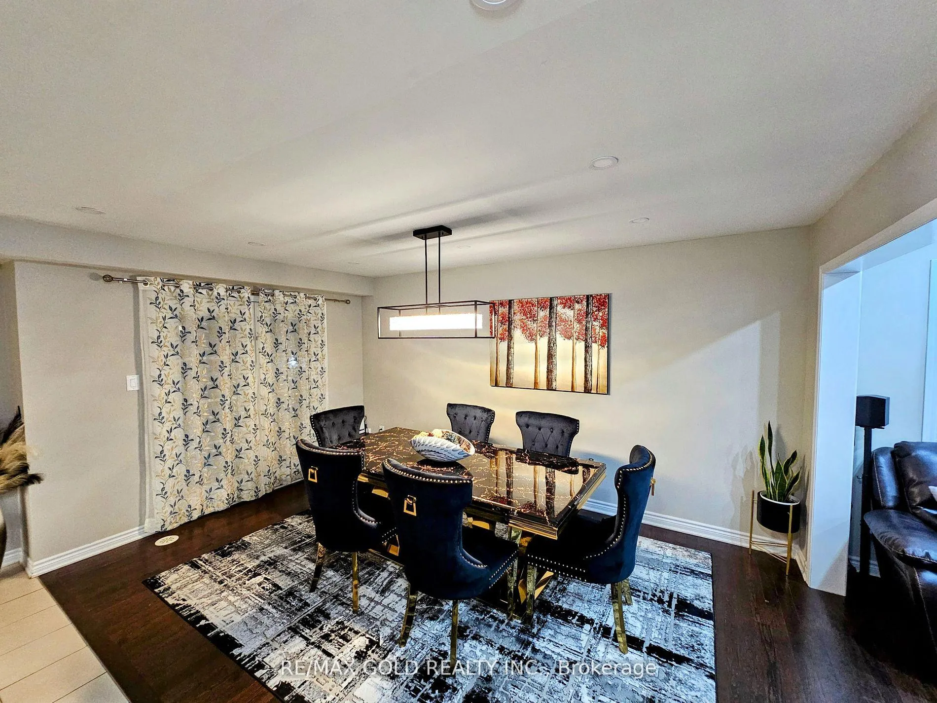 Photo 8 of 94 Baycliffe Crescent, Brampton, Northwest Brampton — HOMEH