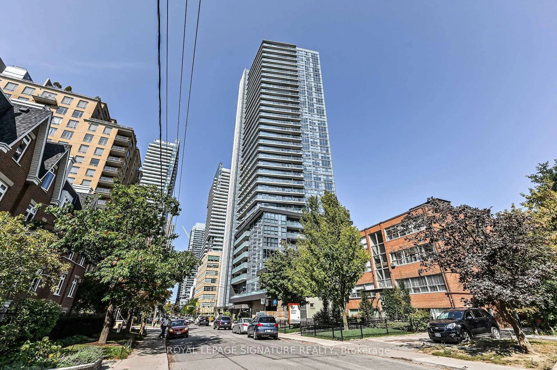 Front of Unit 606, 125 Redpath Avenue