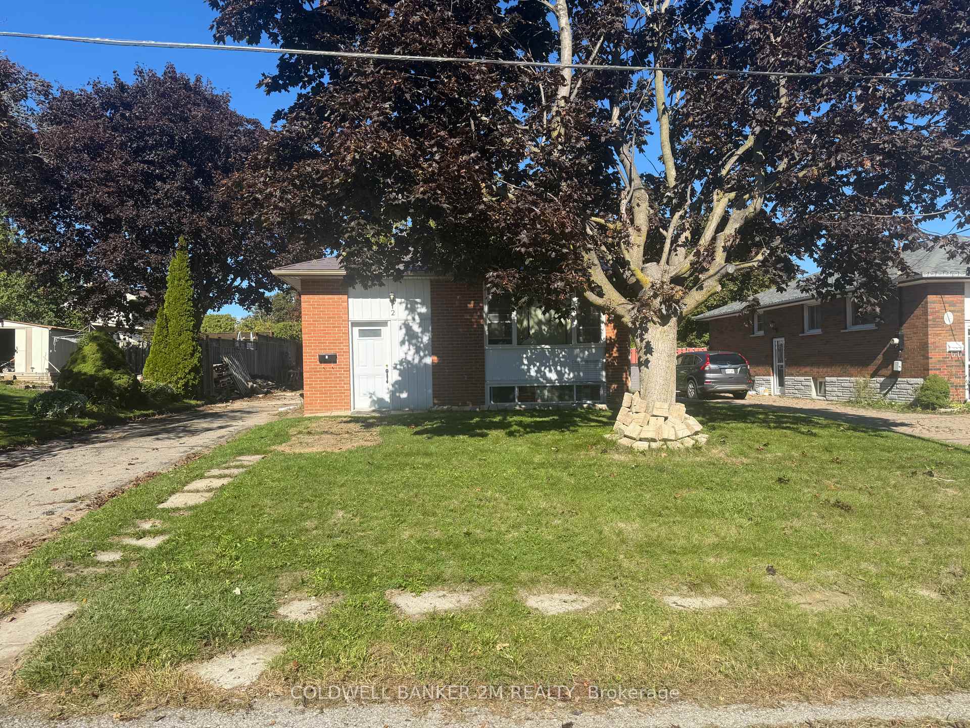 Photo 1 of 2 Summerfield Court, Clarington, Bowmanville — HOMEH