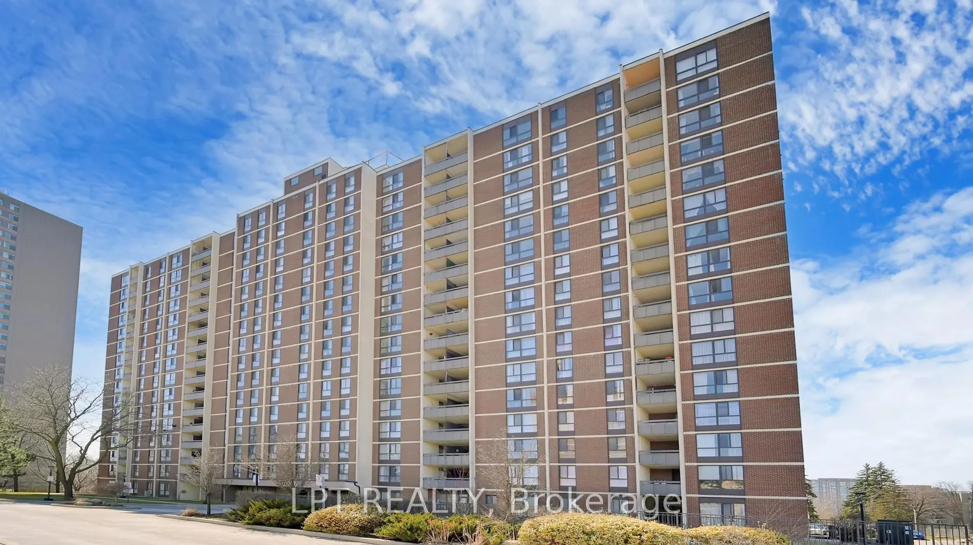 Photo 2 of Unit 1503, 3170 Kirwin Avenue, Mississauga, Cooksville — HOMEH