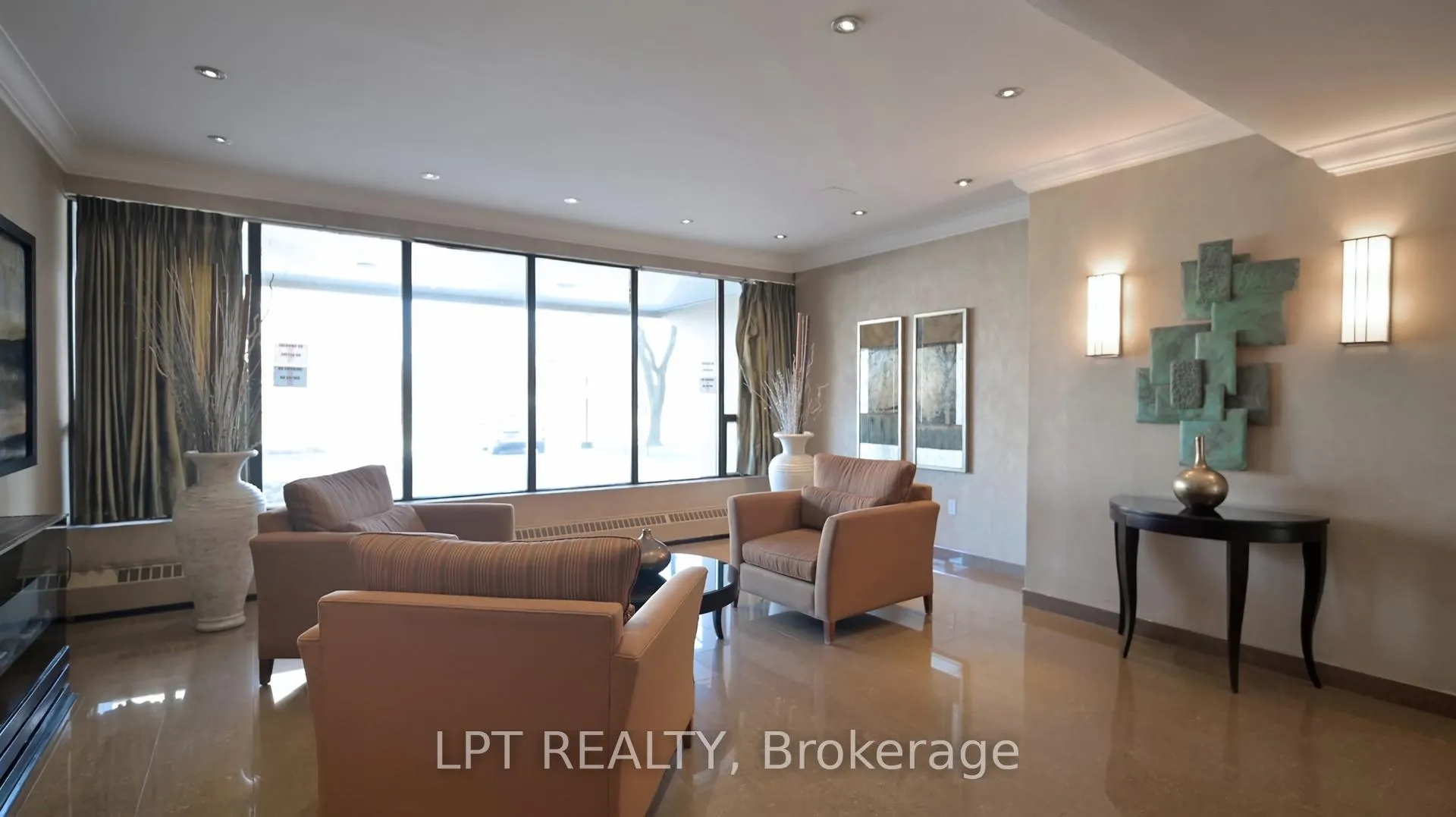 Photo 6 of Unit 1503, 3170 Kirwin Avenue, Mississauga, Cooksville — HOMEH