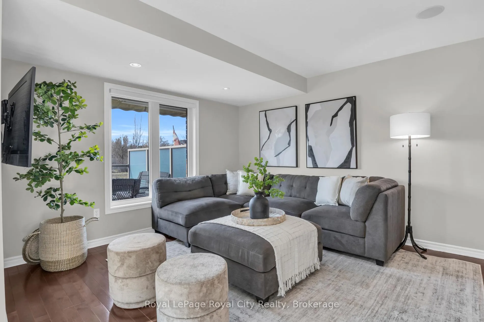 Photo 7 of 71 Vaughan Street, Guelph, Clairfields/Hanlon Business Park — HOMEH