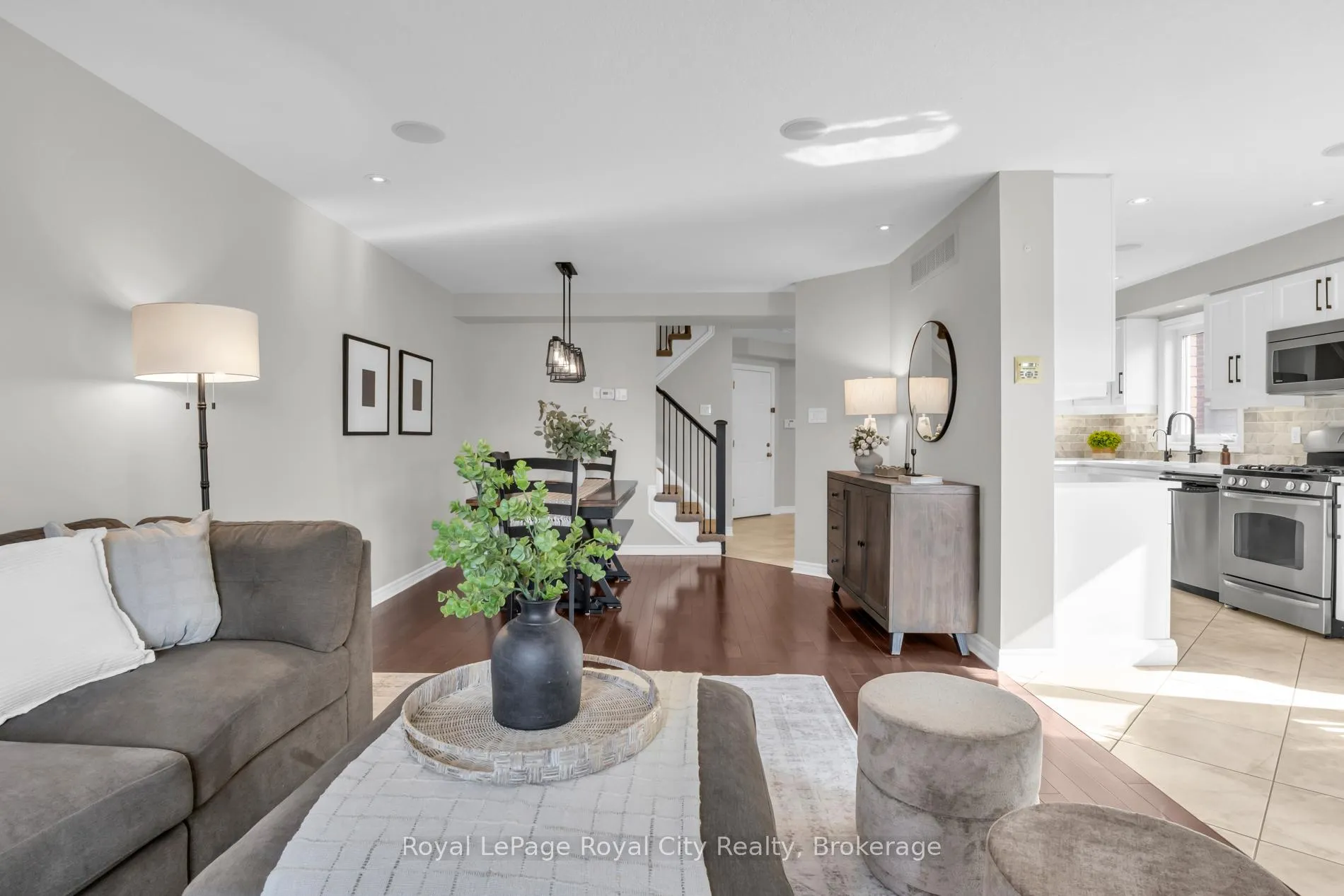 Photo 8 of 71 Vaughan Street, Guelph, Clairfields/Hanlon Business Park — HOMEH
