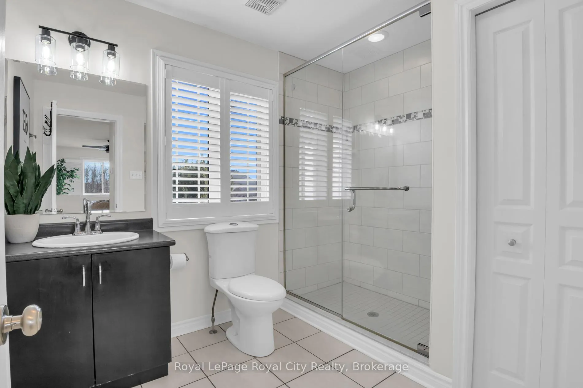 Photo 17 of 71 Vaughan Street, Guelph, Clairfields/Hanlon Business Park — HOMEH