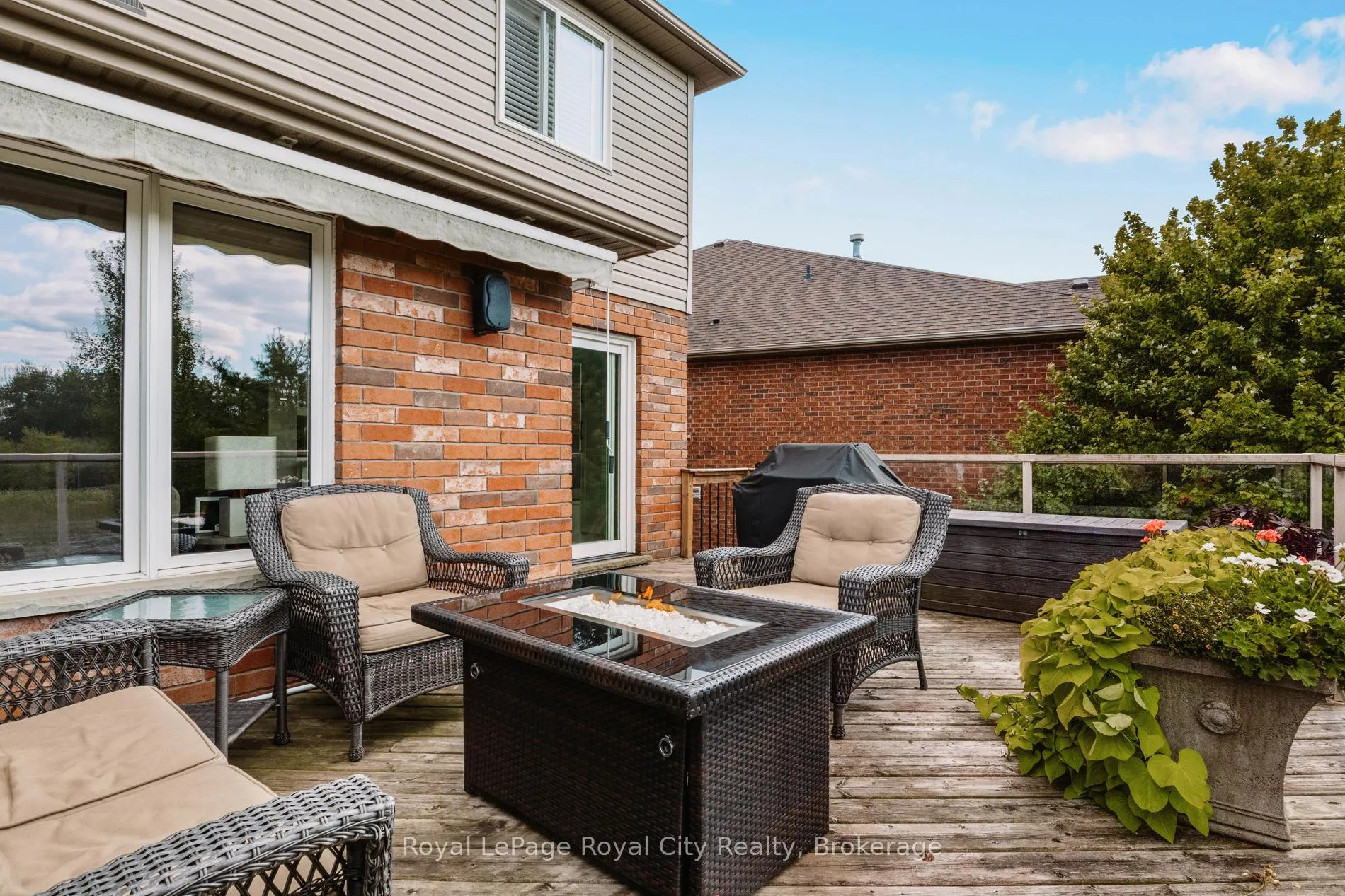 Photo 32 of 71 Vaughan Street, Guelph, Clairfields/Hanlon Business Park — HOMEH
