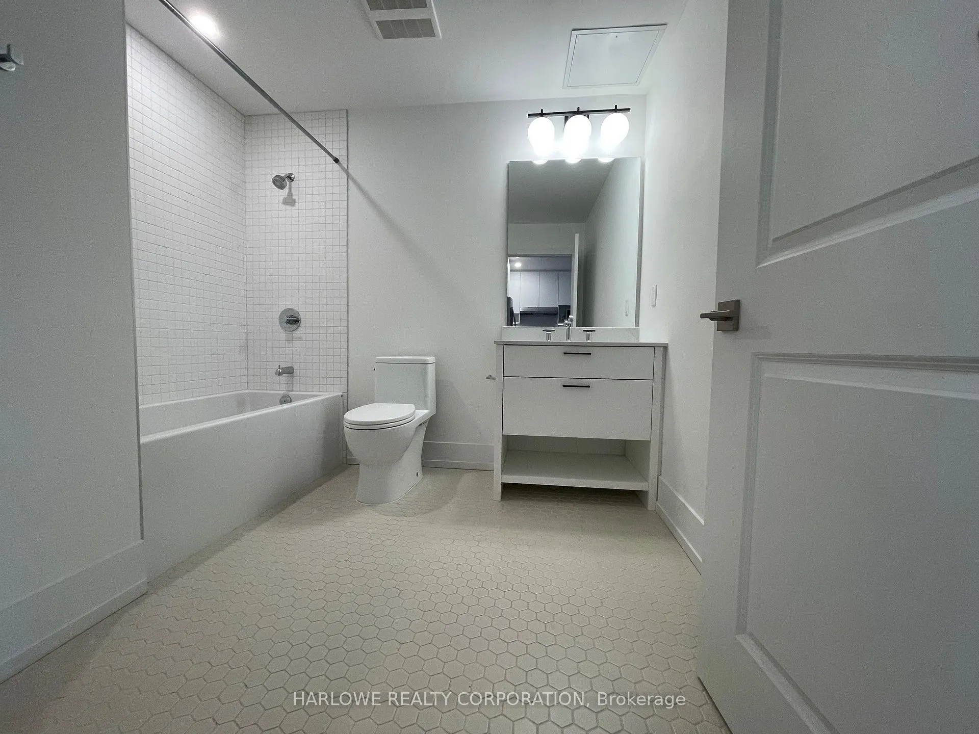 Photo 4 of Unit 310, 206 King Street W, Hamilton, Central — HOMEH