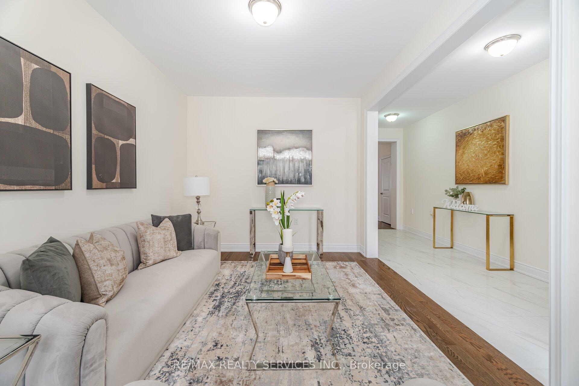 Photo 4 of 40 Portman Street, Caledon, Rural Caledon — HOMEH