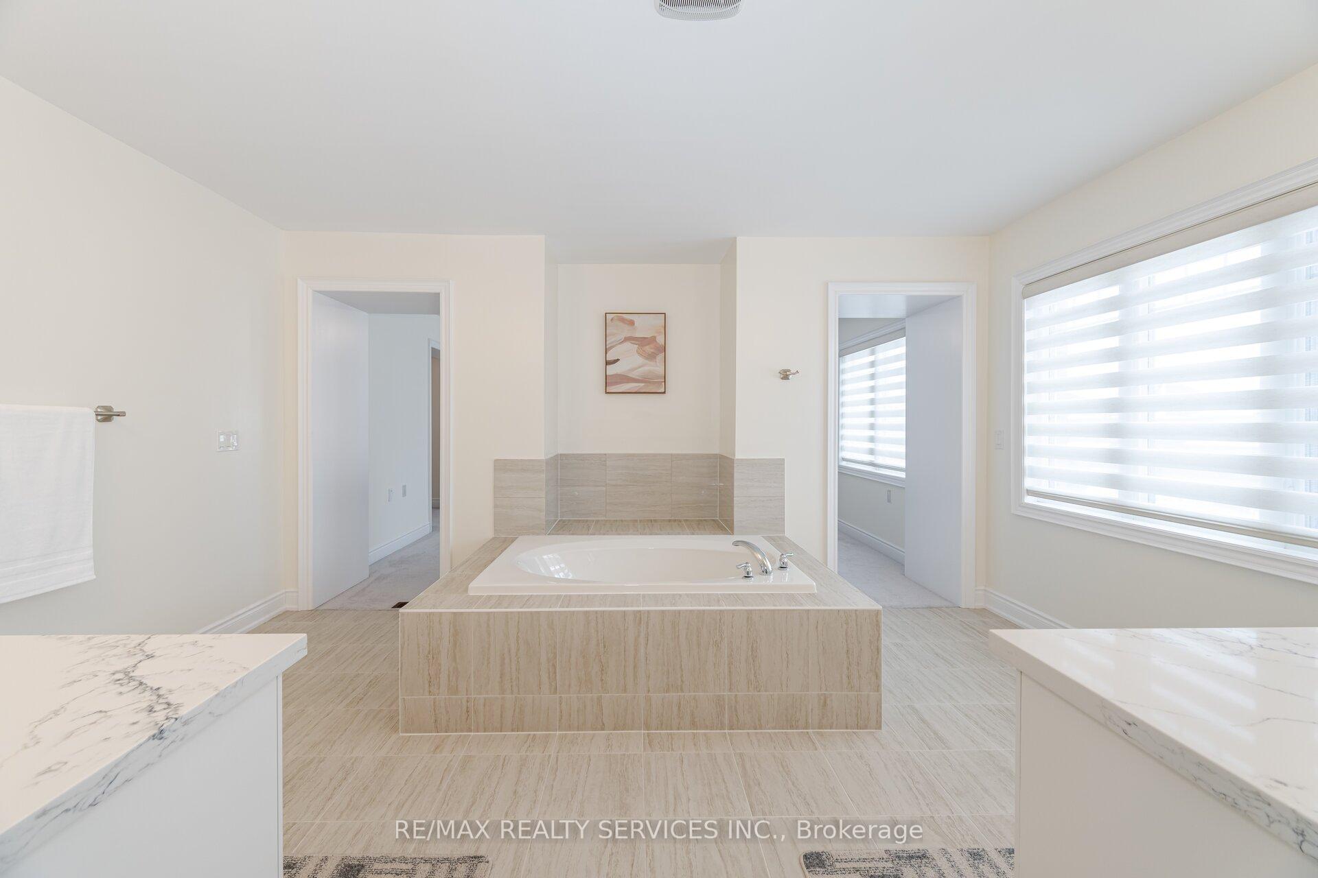 Photo 13 of 40 Portman Street, Caledon, Rural Caledon — HOMEH