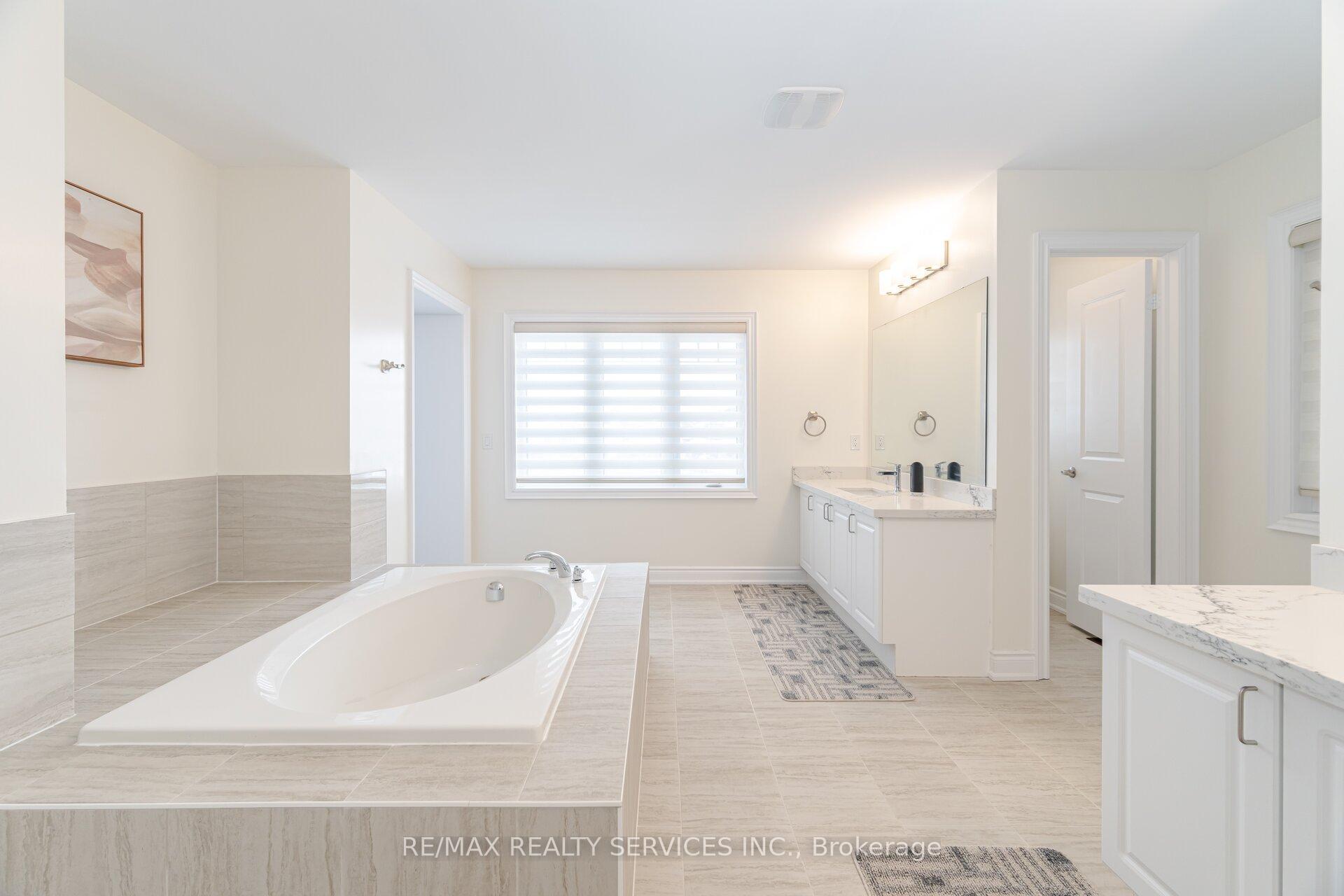 Photo 15 of 40 Portman Street, Caledon, Rural Caledon — HOMEH