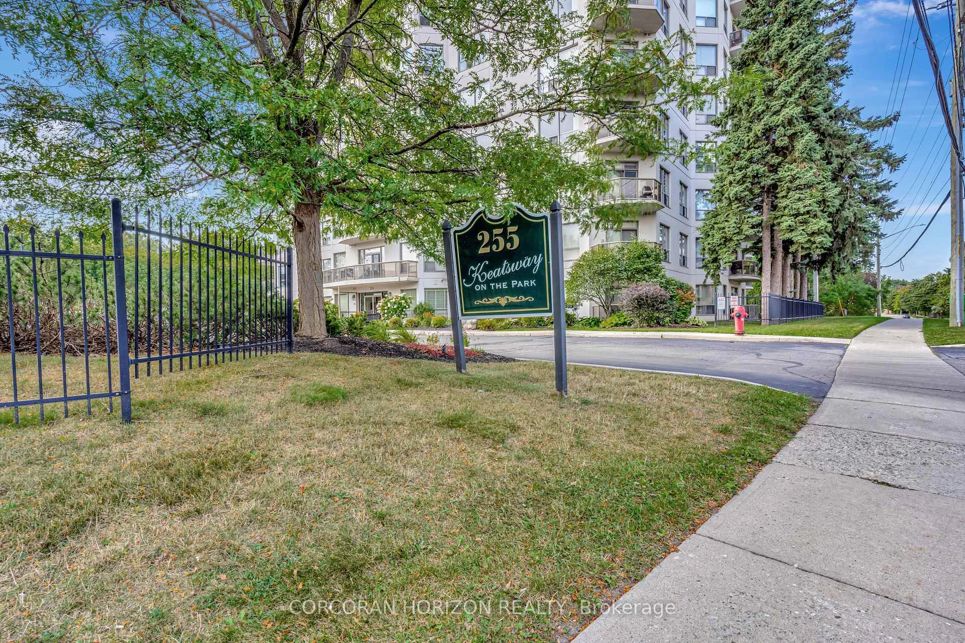 Photo 2 of Unit 1206, 255 Keats Way, Waterloo — HOMEH